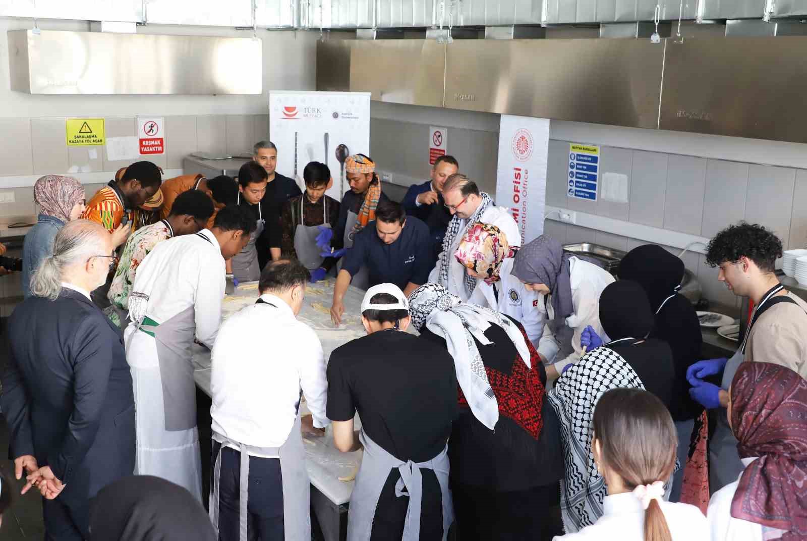 Atatürk Üniversitesinde "Gastro-Diplomasi" buluşması: Türk mutfağı, bilim ve kültürle yoğruldu