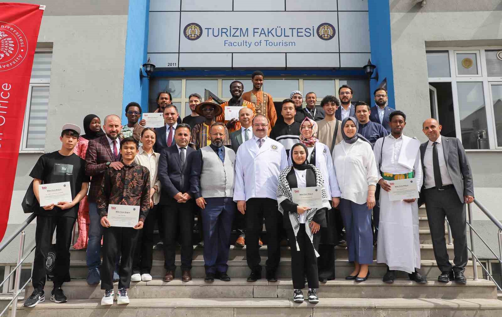 Atat&uuml;rk &Uuml;niversitesinde "Gastro-Diplomasi" buluşması: T&uuml;rk mutfağı, bilim ve k&uuml;lt&uuml;rle yoğruldu
