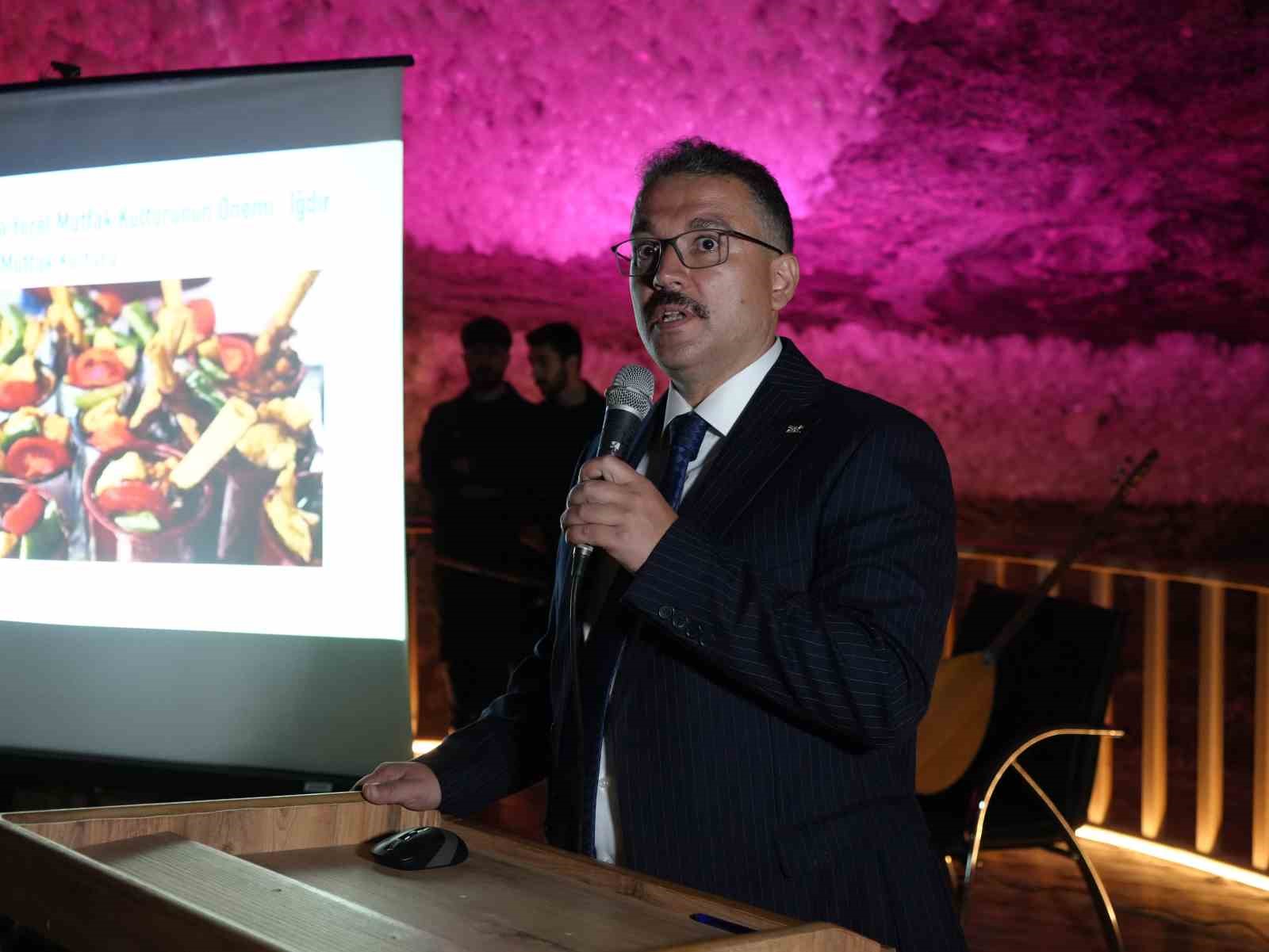 Iğdır’ın yöresel lezzetleri ve coğrafi işaretli ürünleri tuz mağarasında tanıtıldı