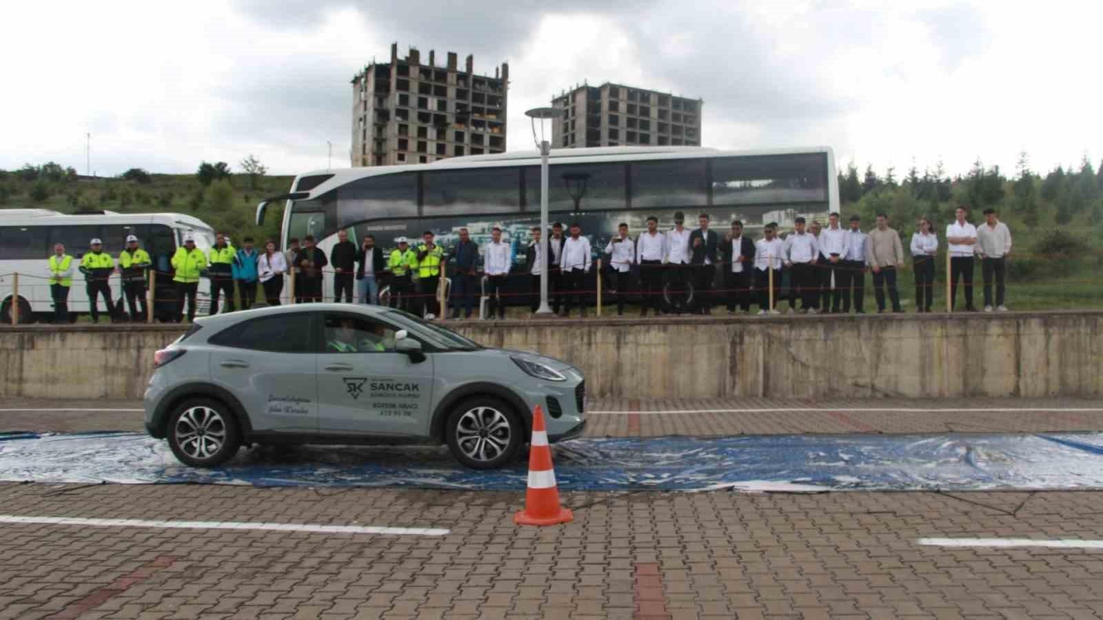 KB&Uuml;&rsquo;de uygulamalı s&uuml;r&uuml;ş eğitim parkuru a&ccedil;ıldı
