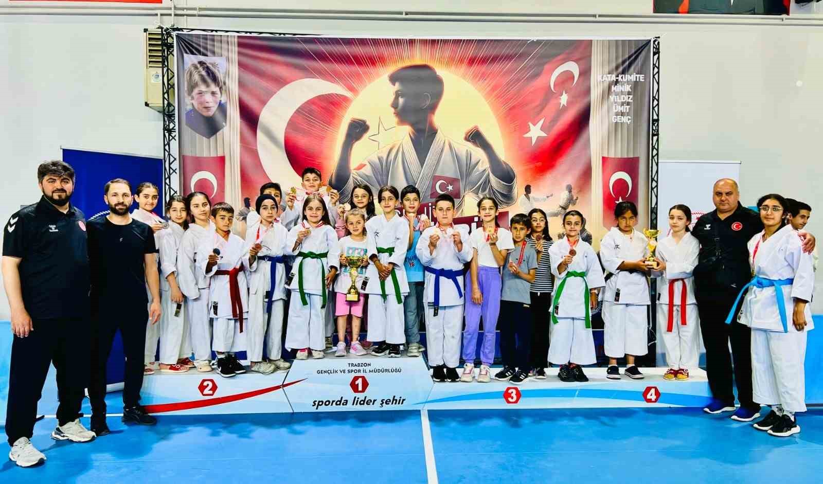 Erzincanlı karatecilerden Şehit Eren Bülbül Turnuvası’ndan madalya yağmuru