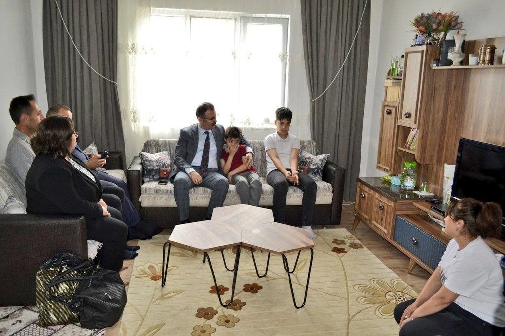 Kaymakam Ateş, şehit ailesi ile görüştü
