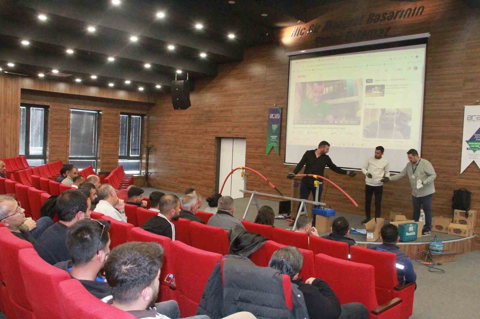 Aras Elektrik’ten personele kablo aksesuarları eğitimi