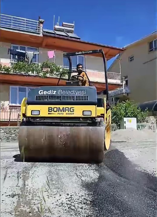 Gediz’de 9 mahallede asfalt çalışması gerçekleştirildi
