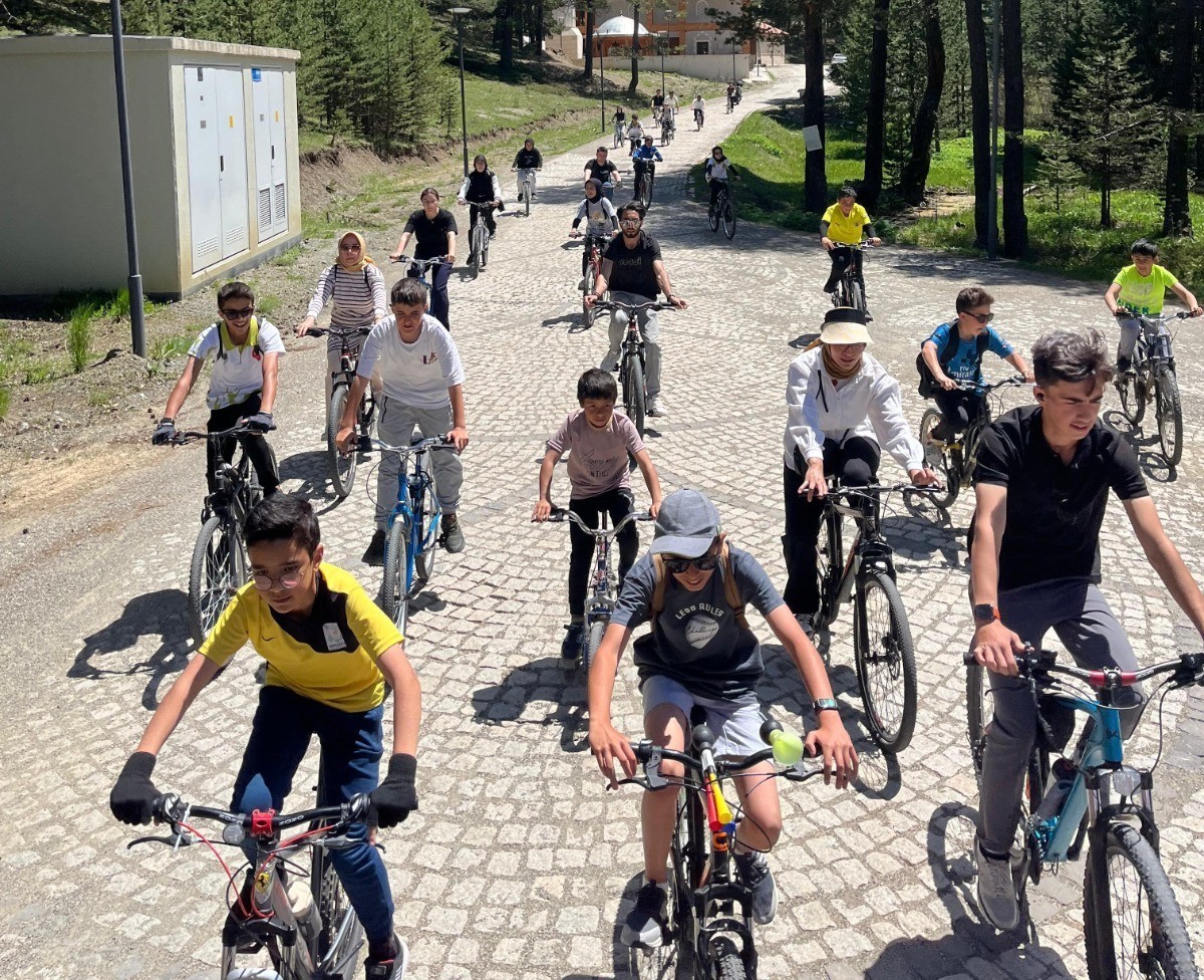 Refahiye&rsquo;de gen&ccedil;ler &ccedil;evre i&ccedil;in pedal &ccedil;evirdi
