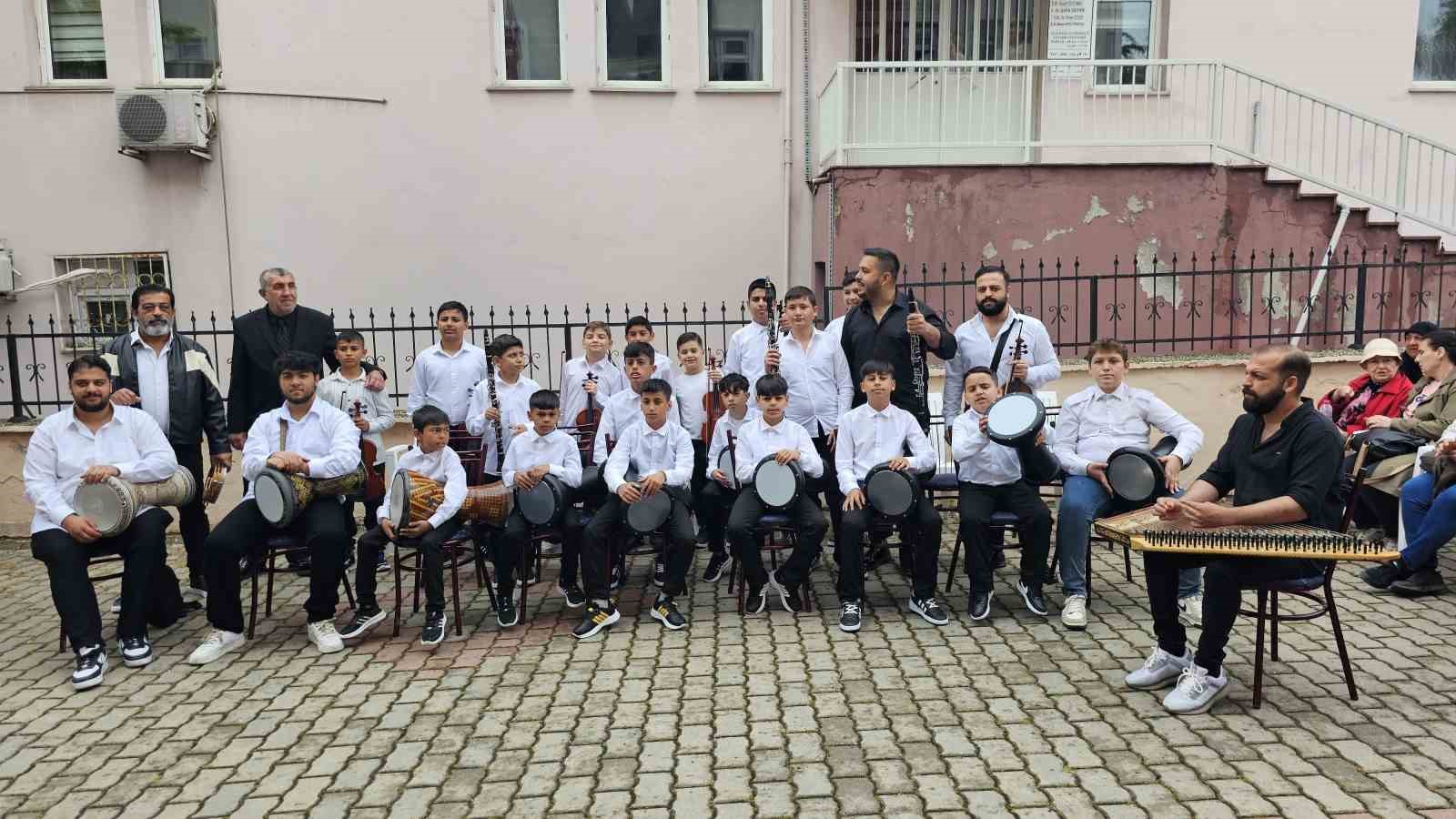 Bandırma Halk Eğitim Merkezi&rsquo;nden yılsonu etkinliği
