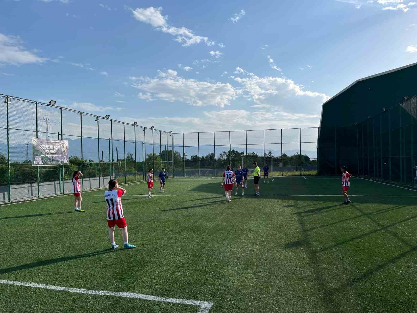 Sokaklar bizim gençlik kupası sahibini buldu