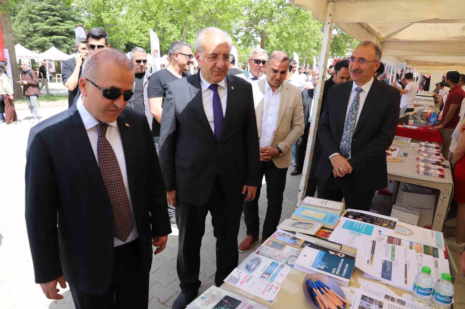 A&Uuml;B Tanıtım ve Tercih Fuarı F&Uuml;&rsquo;n&uuml;n ev sahipliğinde ger&ccedil;ekleştirildi
