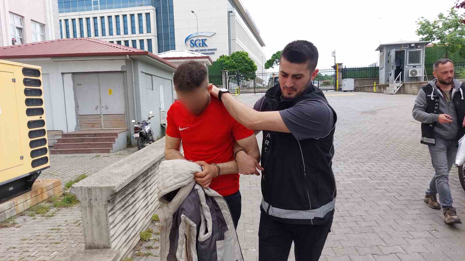 Samsun’da uyuşturucu tacirlerine şafak operasyonu: 21 gözaltı