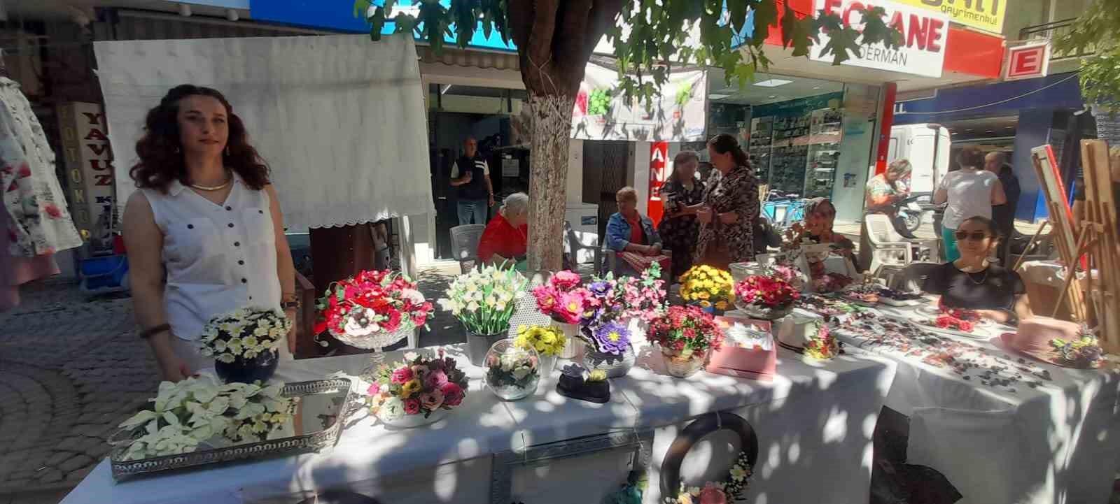 İncirliova&rsquo;da kursiyerler h&uuml;nerlerini sergiledi
