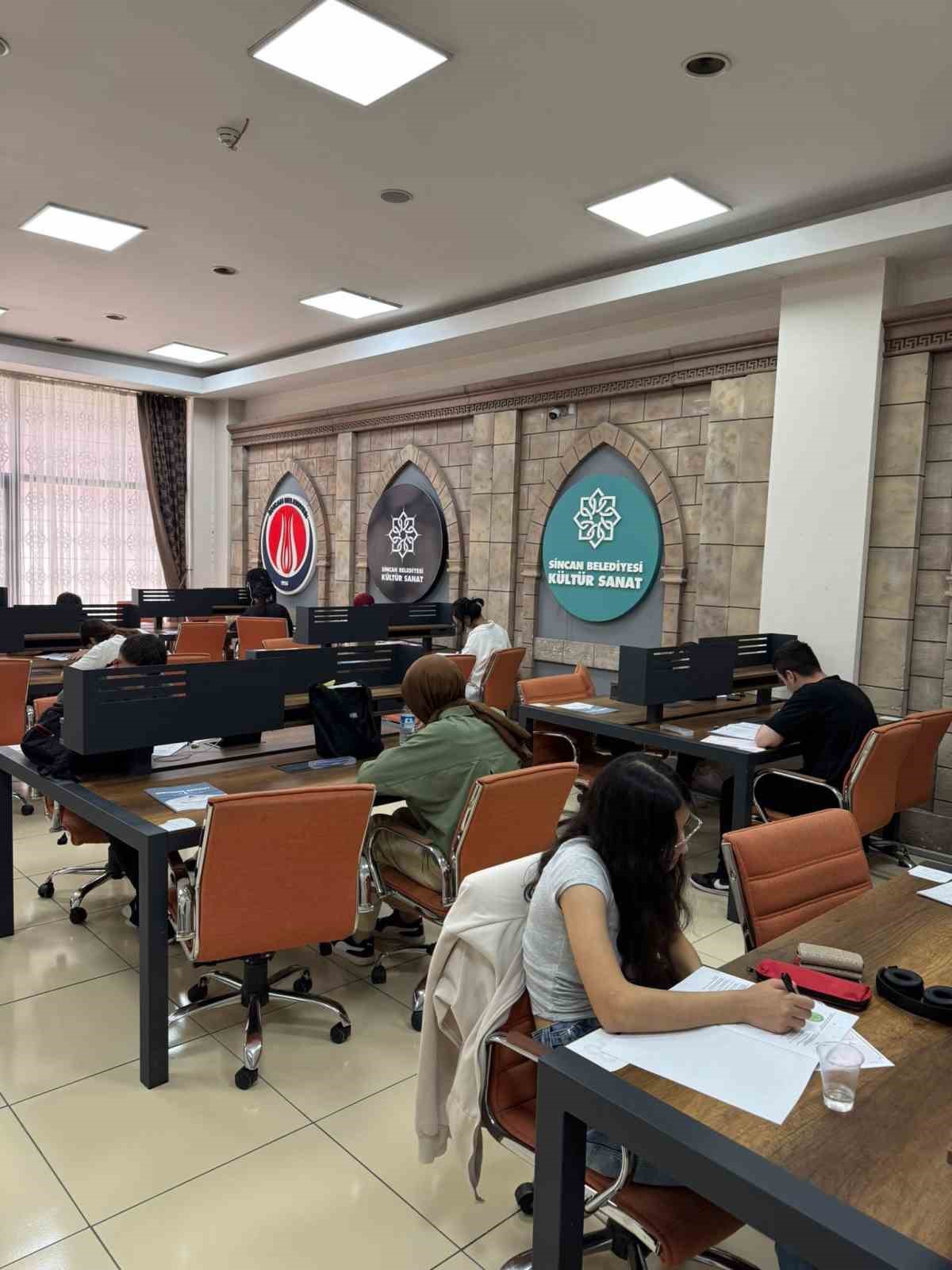 Sincan Millet Kıraathanelerinde AYT deneme sınavı yapıldı

