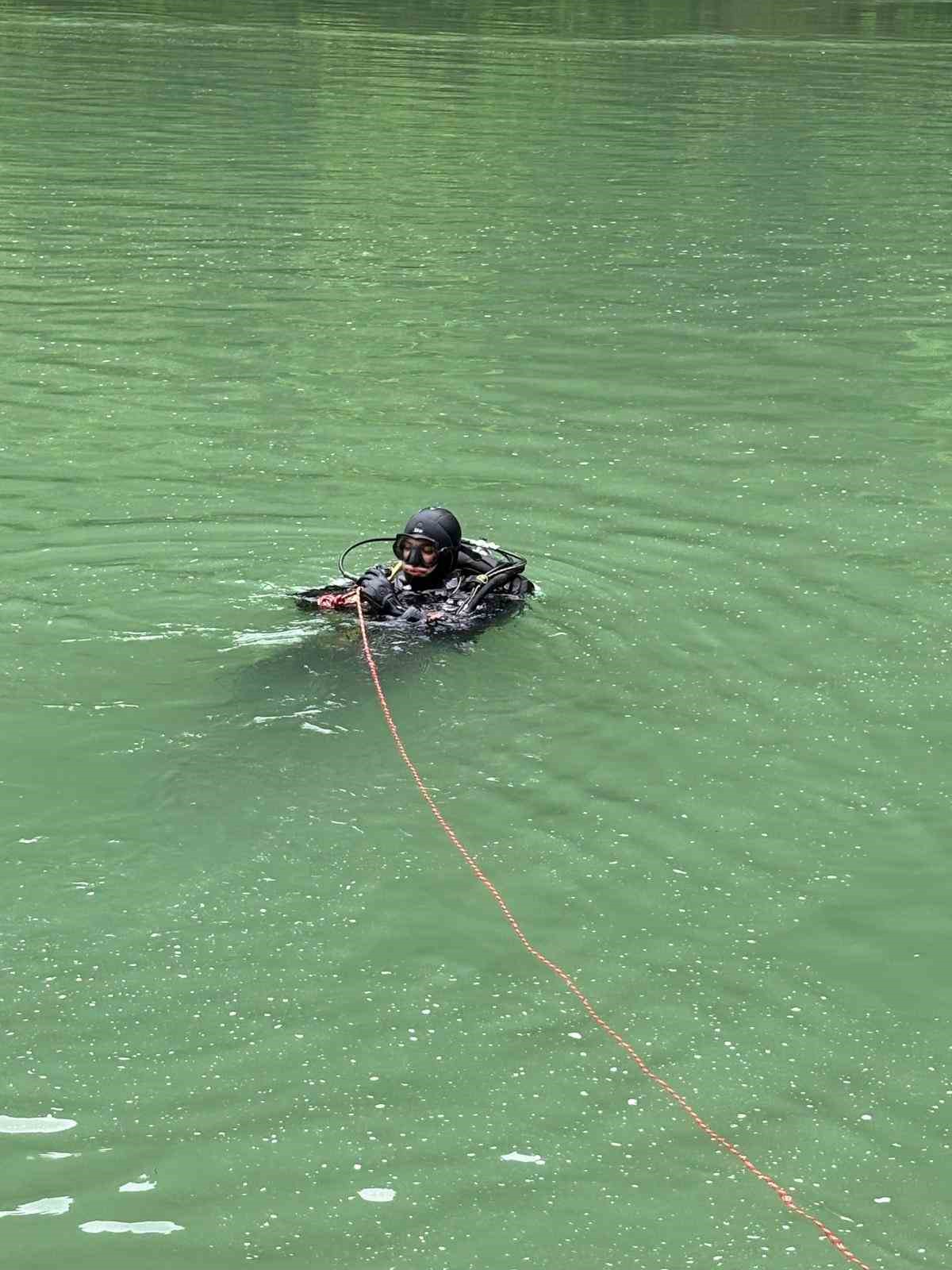 Uzungöl’de dereye düşüp kaybolan Suudi Arabistan uyruklu çocuğu arama çalışmaları sürüyor