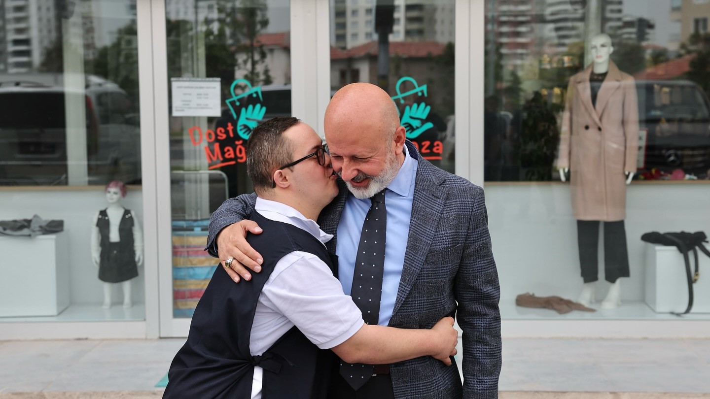 Başkan &Ccedil;olakbayrakdar: "Hizmetlerimizle yılın 12 ayı hemşehrilerimizin yanındayız"
