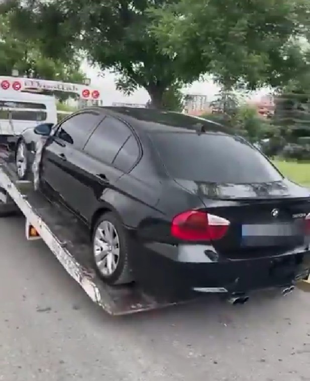 Abartı egzozlu lüks otomobil sahibine 9 bin TL ceza uygulandı
