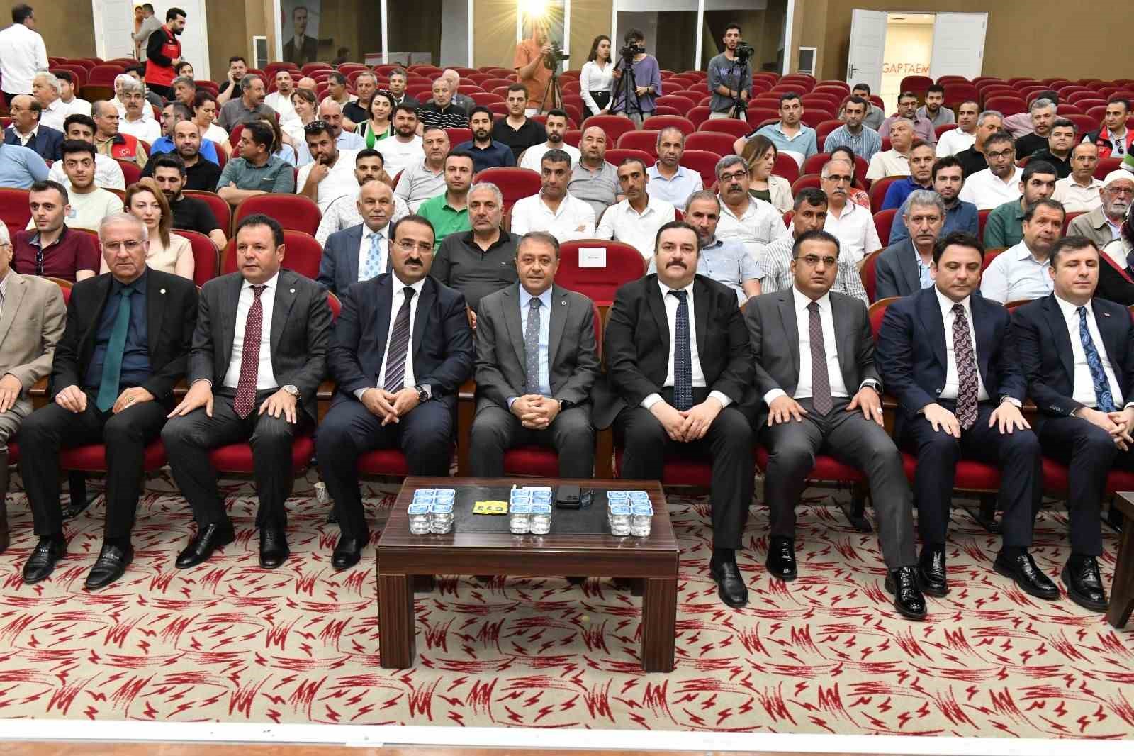 Esnafın toplantıya katılmaması valiyi kızdırdı
