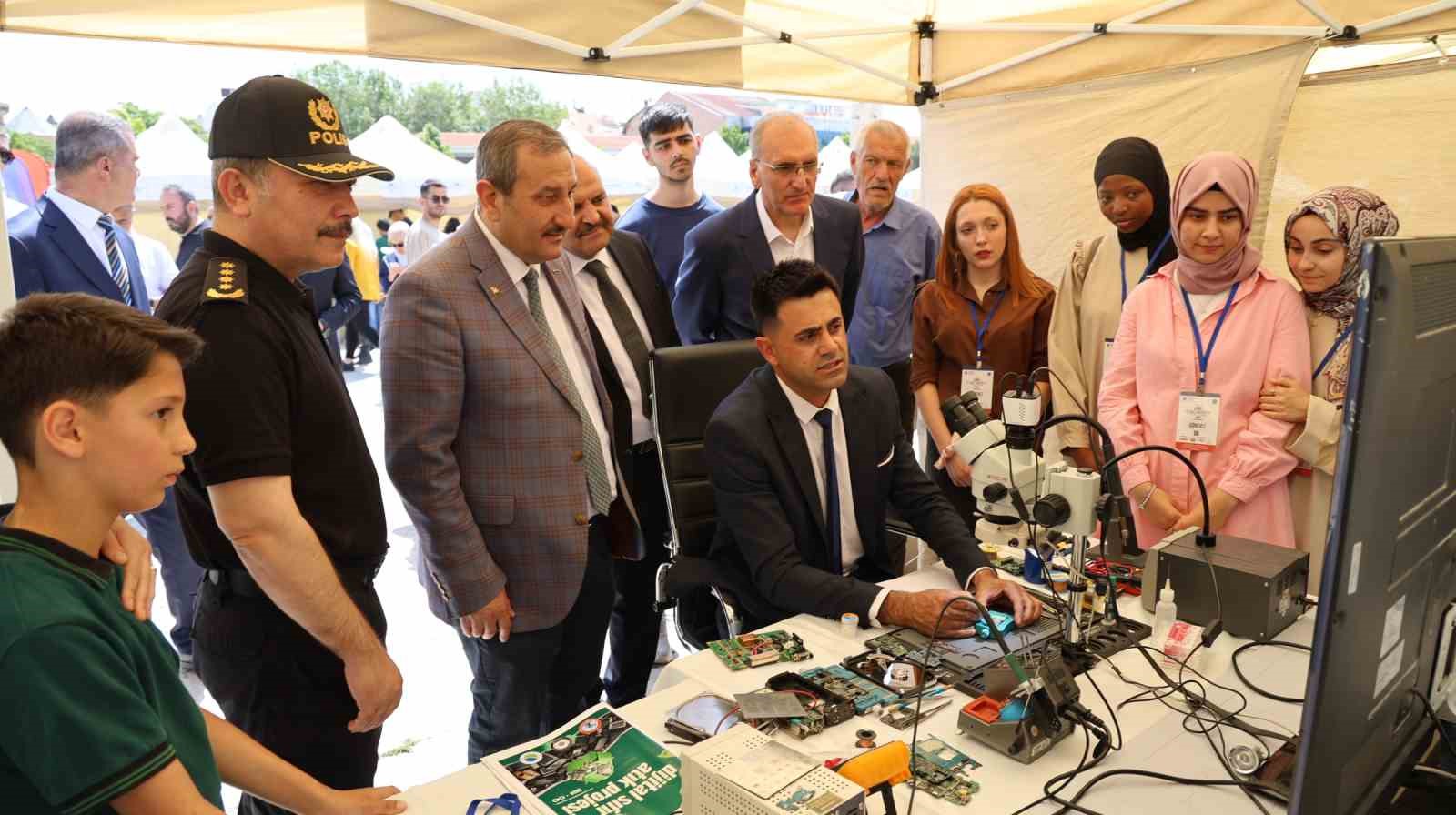 Kırşehir’de Bilim Şenliği yoğun ilgi gördü