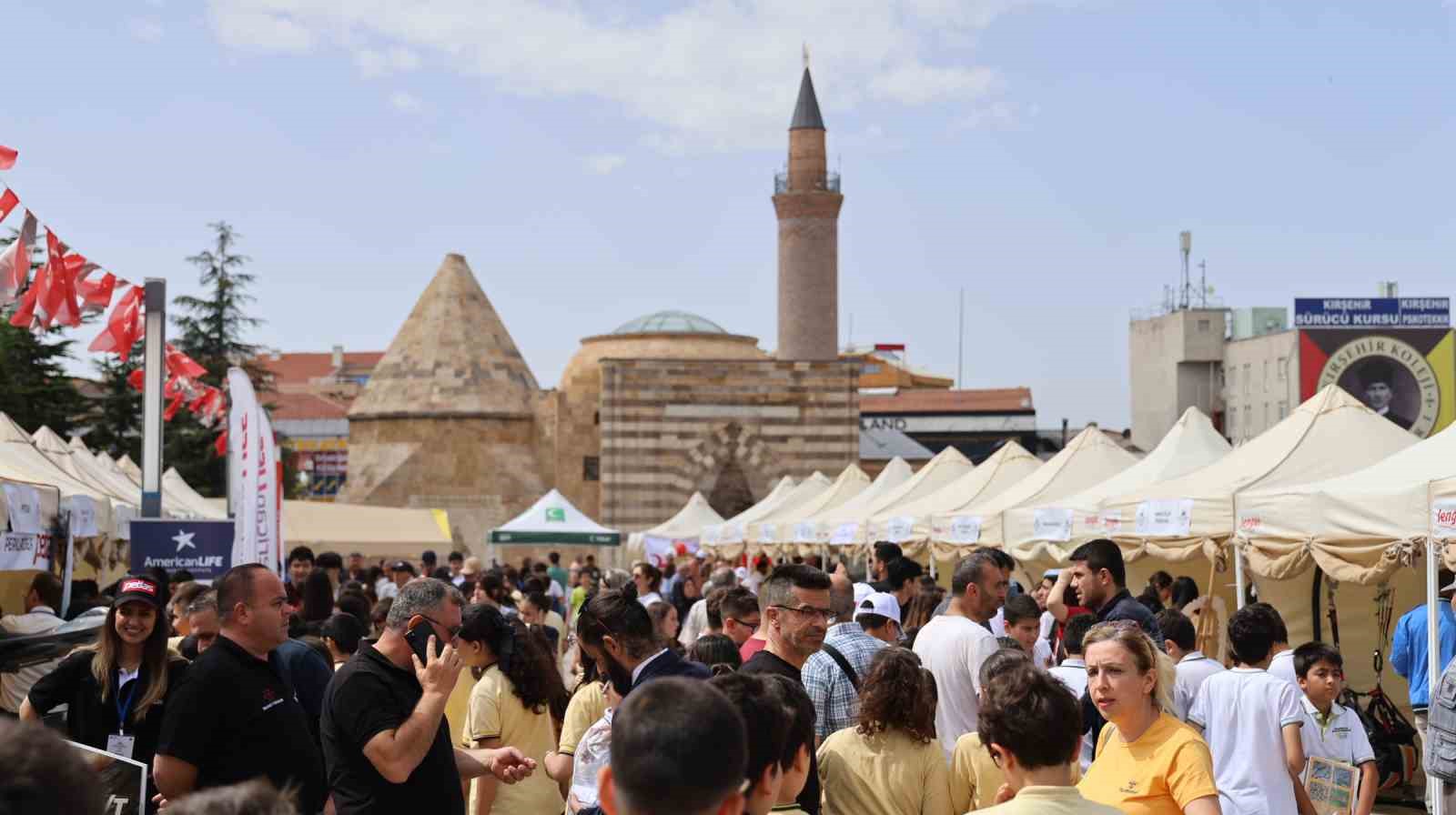 Kırşehir&rsquo;de Bilim Şenliği yoğun ilgi g&ouml;rd&uuml;
