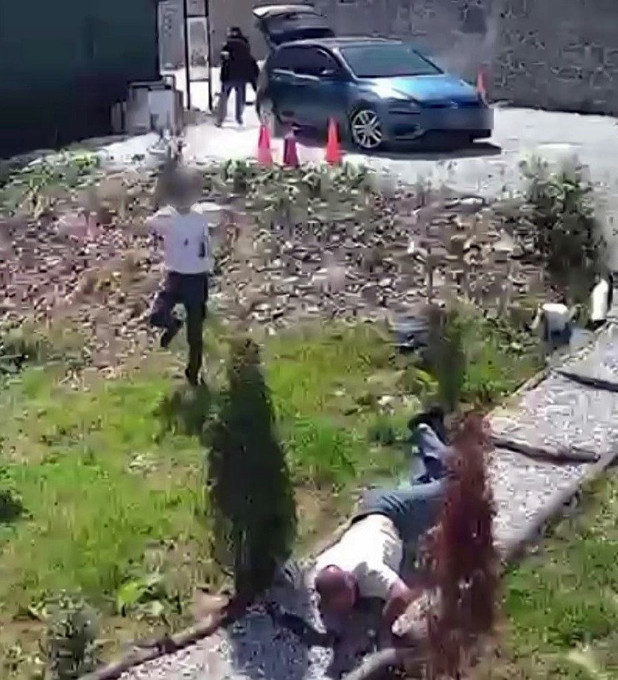 Bungalovda konaklayan 4 kişiye maskeli şahıslar kurşun yağdırdı: O anlar kamerada
