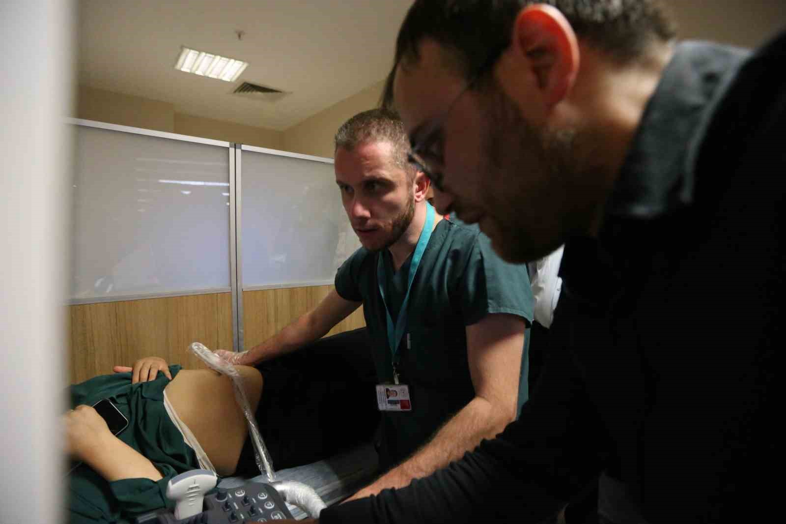 Kars’ta anne ve babalar bebeklerinin gülüşünü doğmadan görebilecek