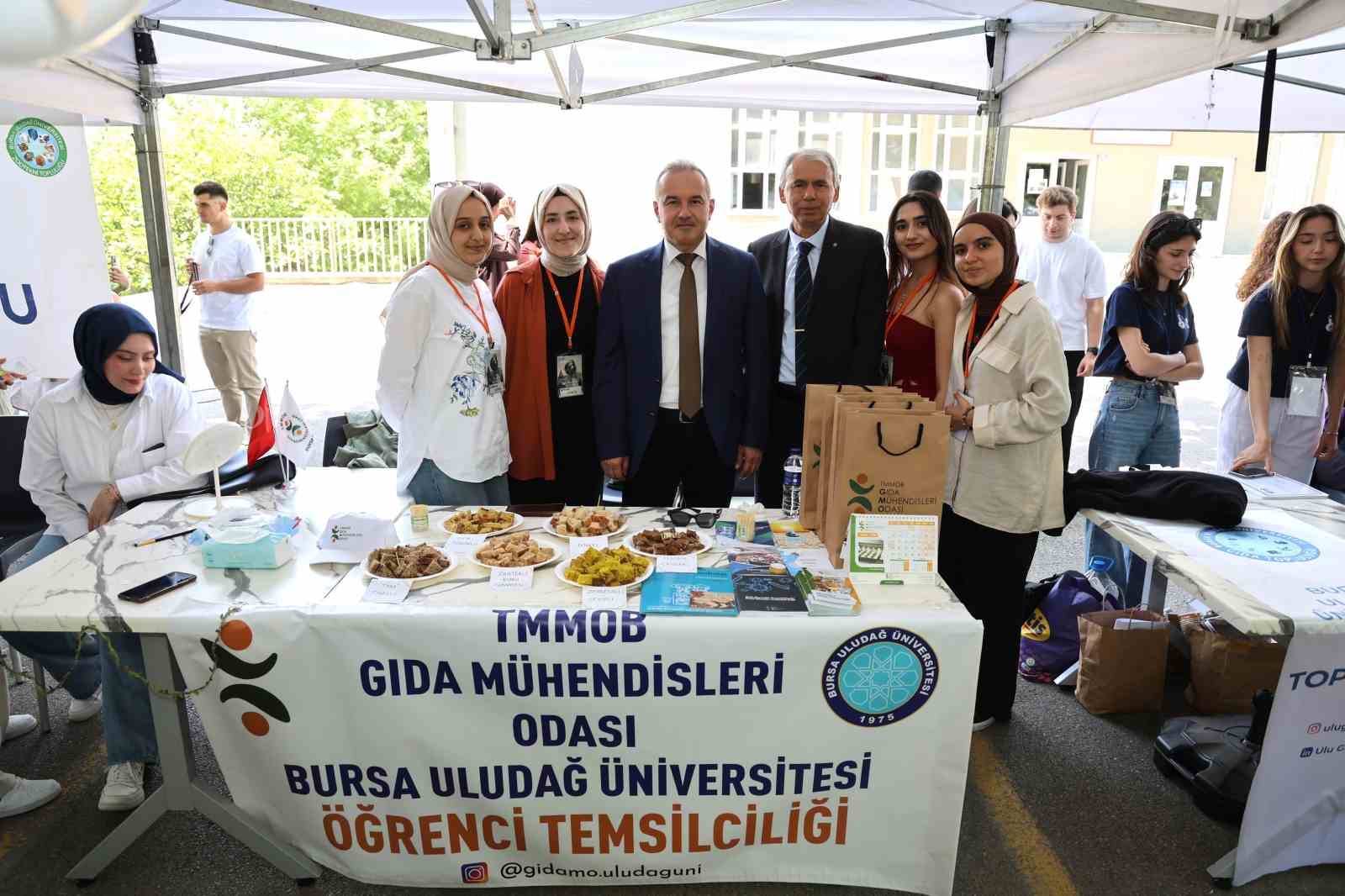 Ziraat fak&uuml;ltesinde geleneksel tomurcuk şenliği
