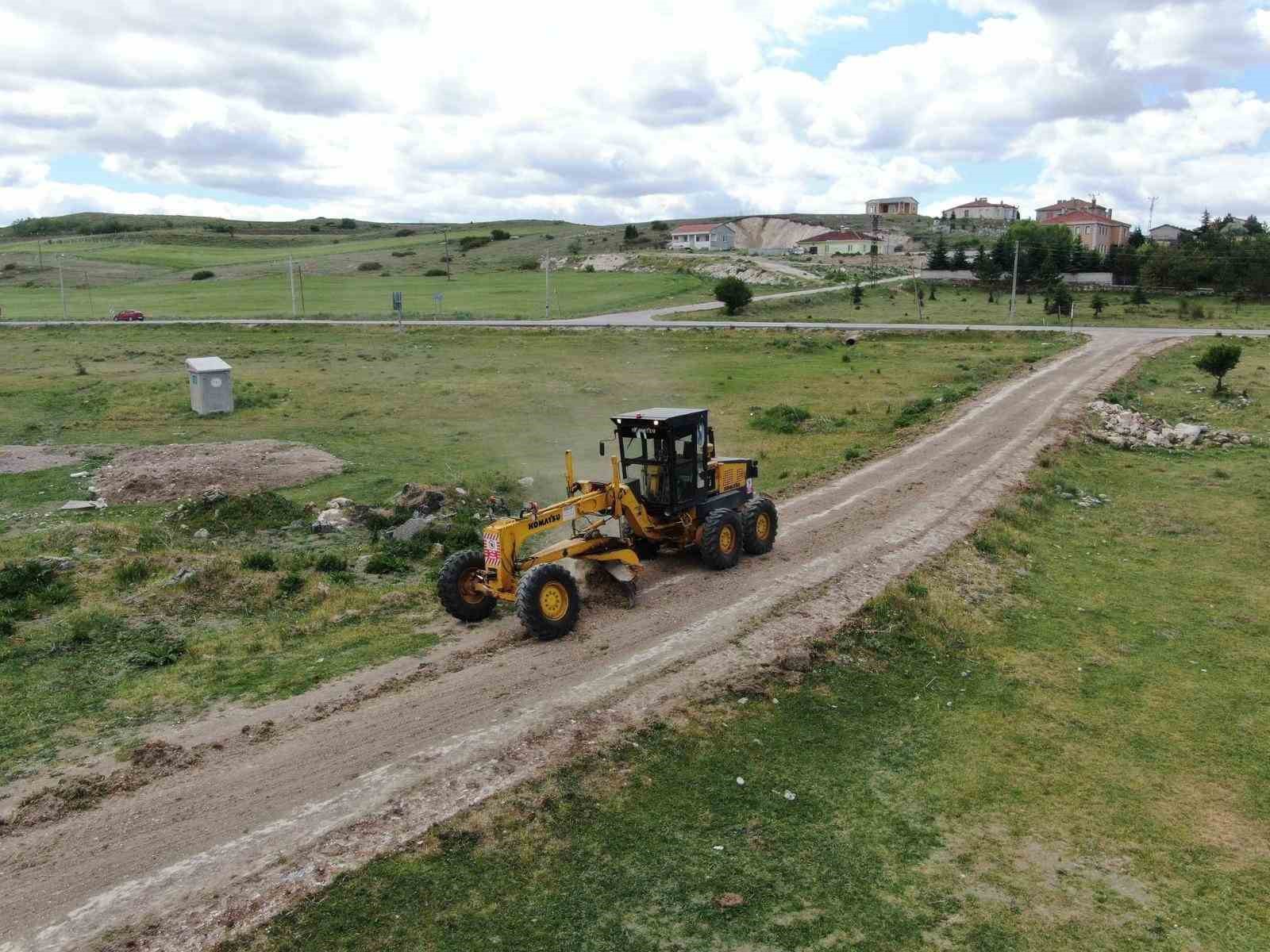 İn&ouml;n&uuml;&rsquo;de tarım arazilerine ulaşım kolaylığı yıl boyunca devam ediyor
