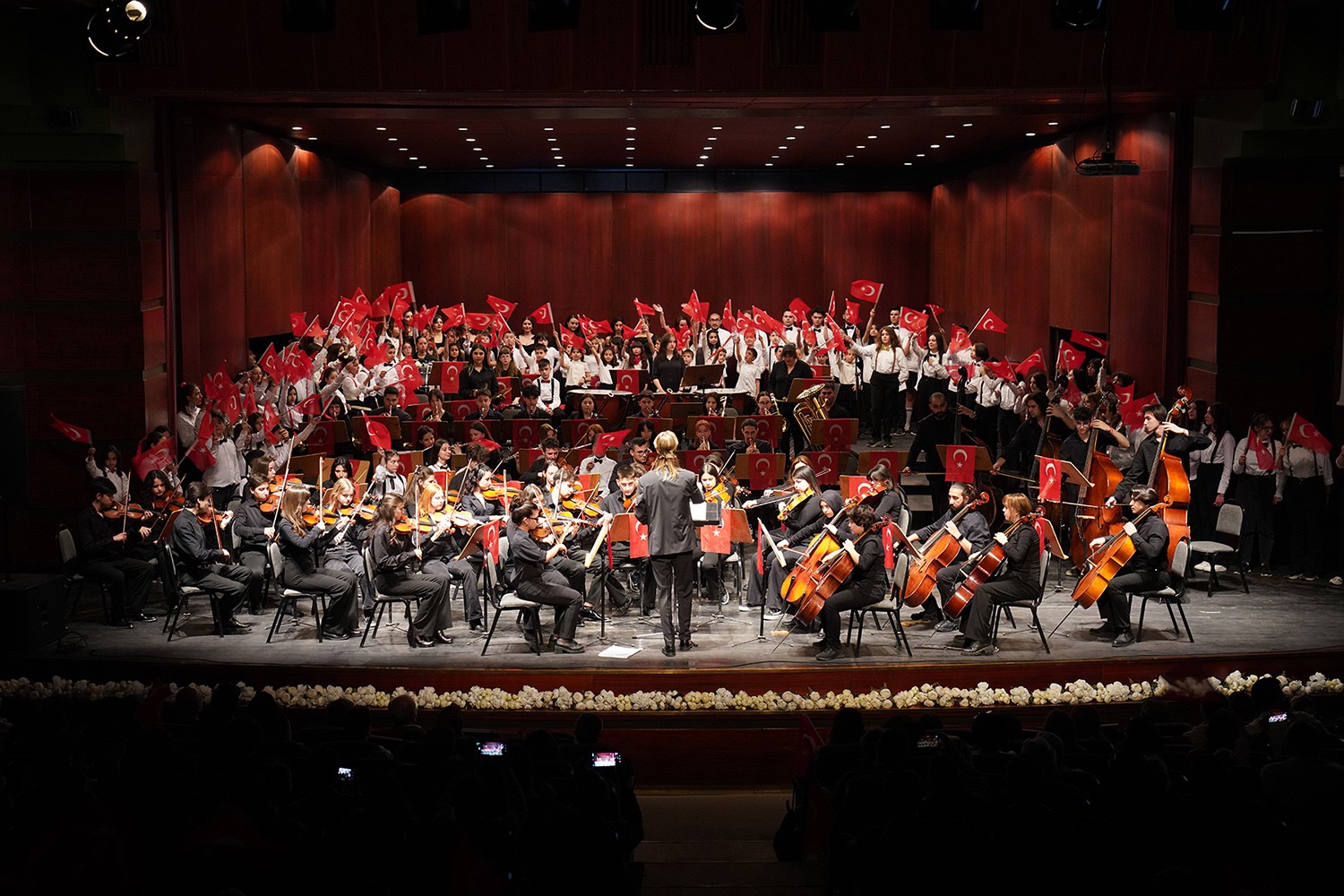 Tepebaşı Belediyesi İki Elin Sesi Var &Ccedil;ocuk Korosu, minik Efe&rsquo;nin iyileşmesinde umut oldu
