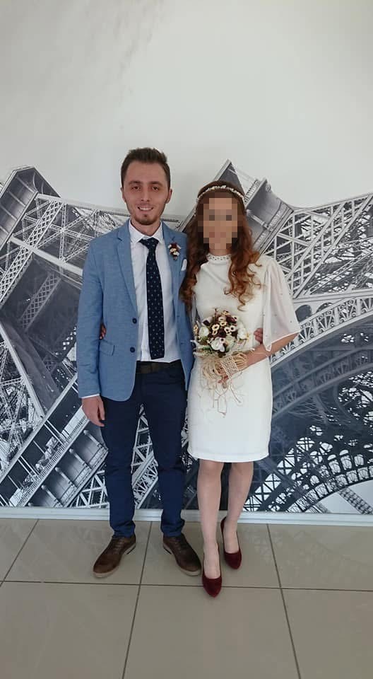 &Ouml;l&uuml;m bile ayıramadı, İzmir&rsquo;de hayatını kaybeden doktor ve eşine acı veda
