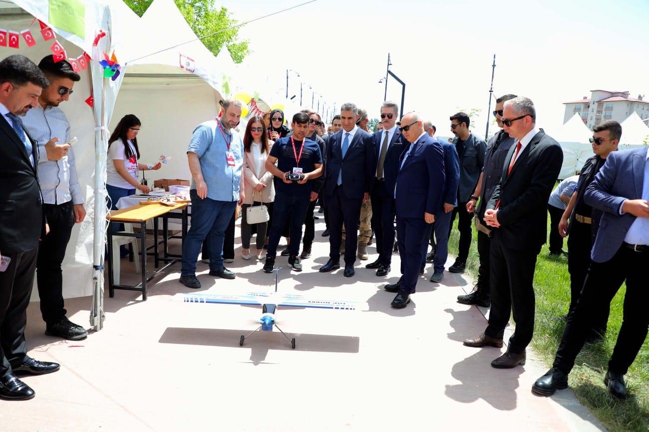 Ağrı&rsquo;da "Geleneksel Bilim Dolu G&uuml;nler" bilim şenliği b&uuml;y&uuml;k bir coşkuyla başladı
