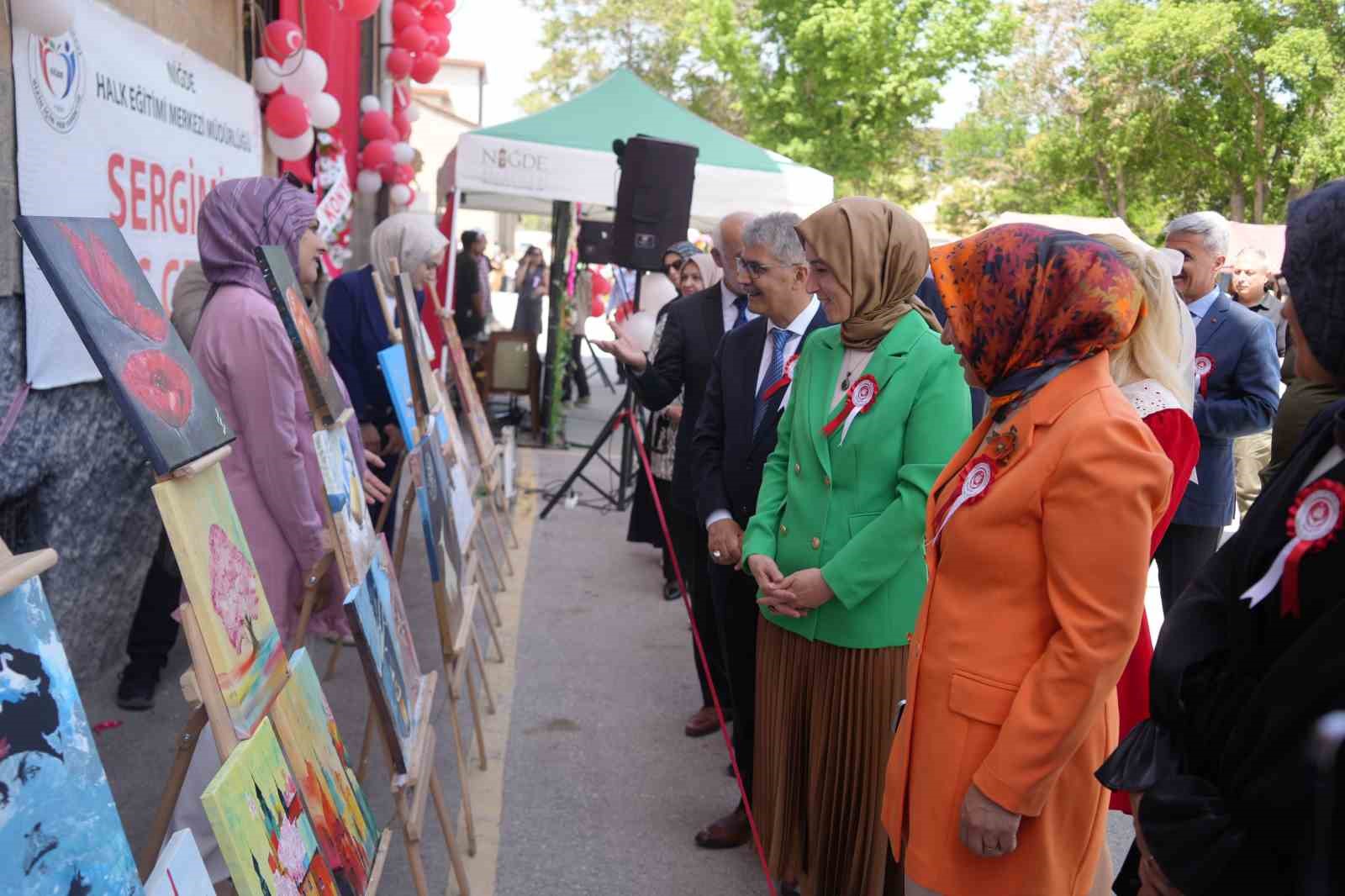Niğde&rsquo;de Hayat Boyu &Ouml;ğrenme Sergisi a&ccedil;ıldı

