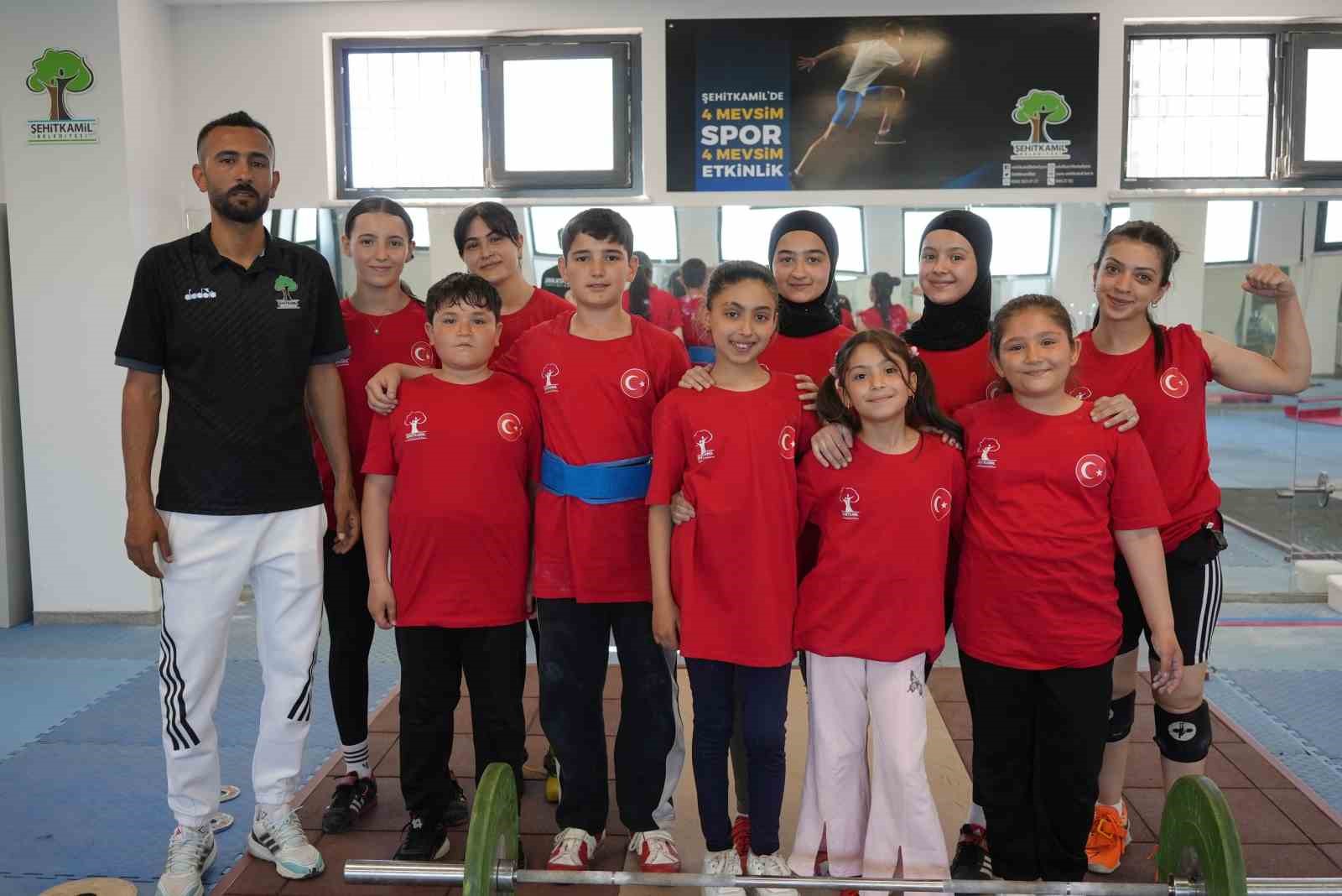 Şehitkamil&rsquo;de halter kursu a&ccedil;ıldı
