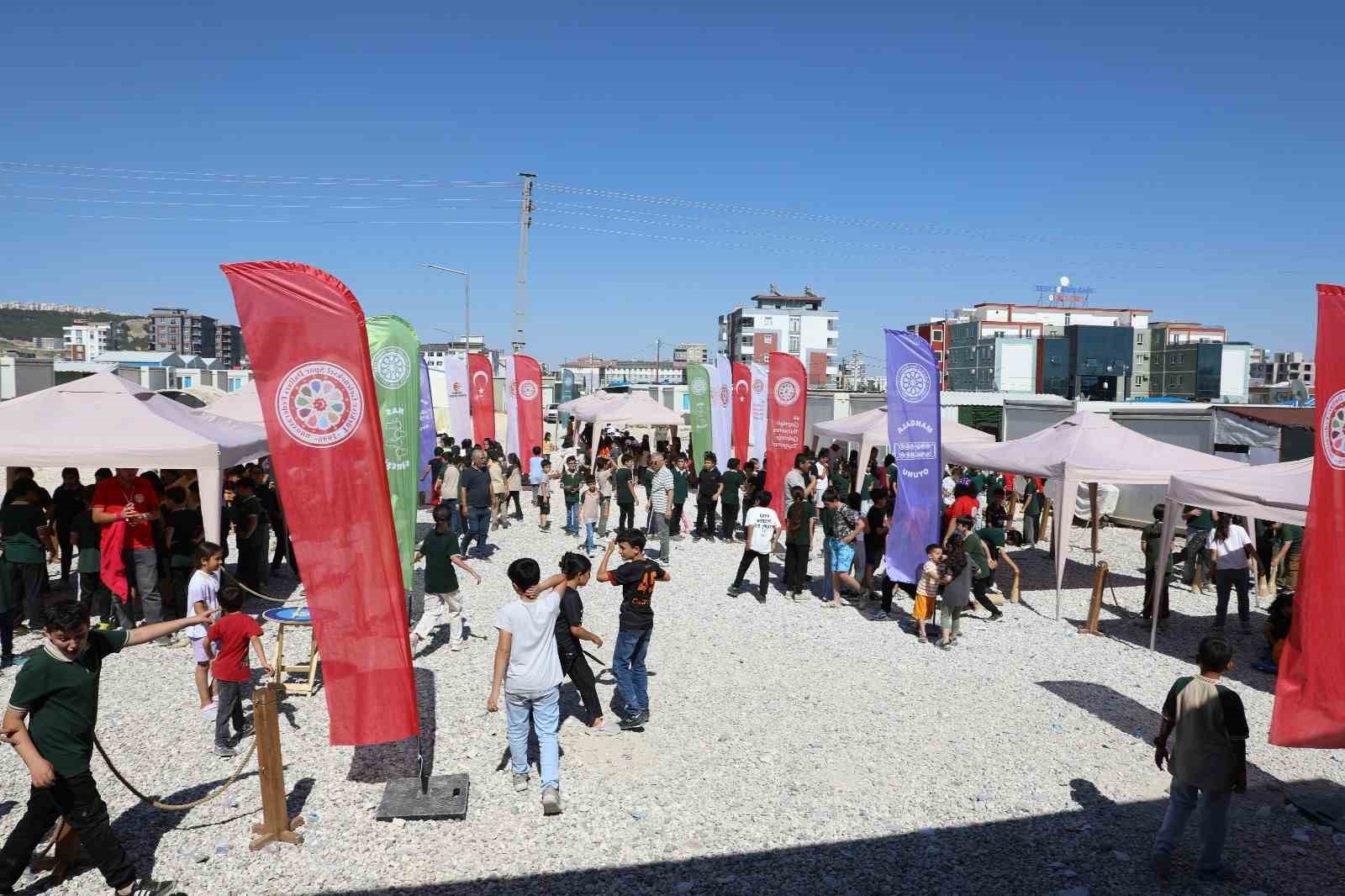 Geleneksel oyunlar tırı Adıyaman’da çocuklarla buluştu 