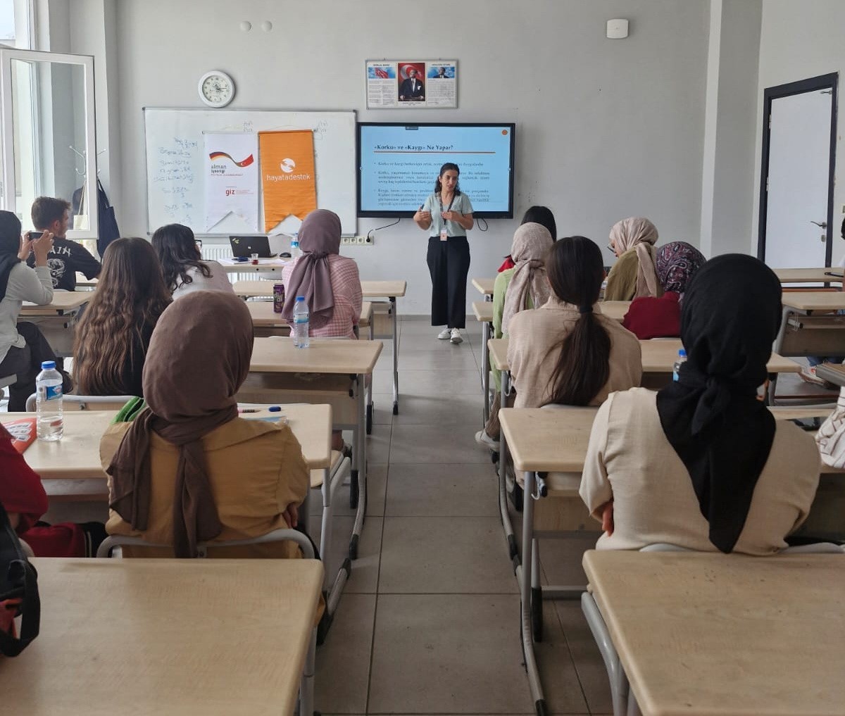 YKS &ouml;ğrencilerine sınav kaygısı destek eğitimi
