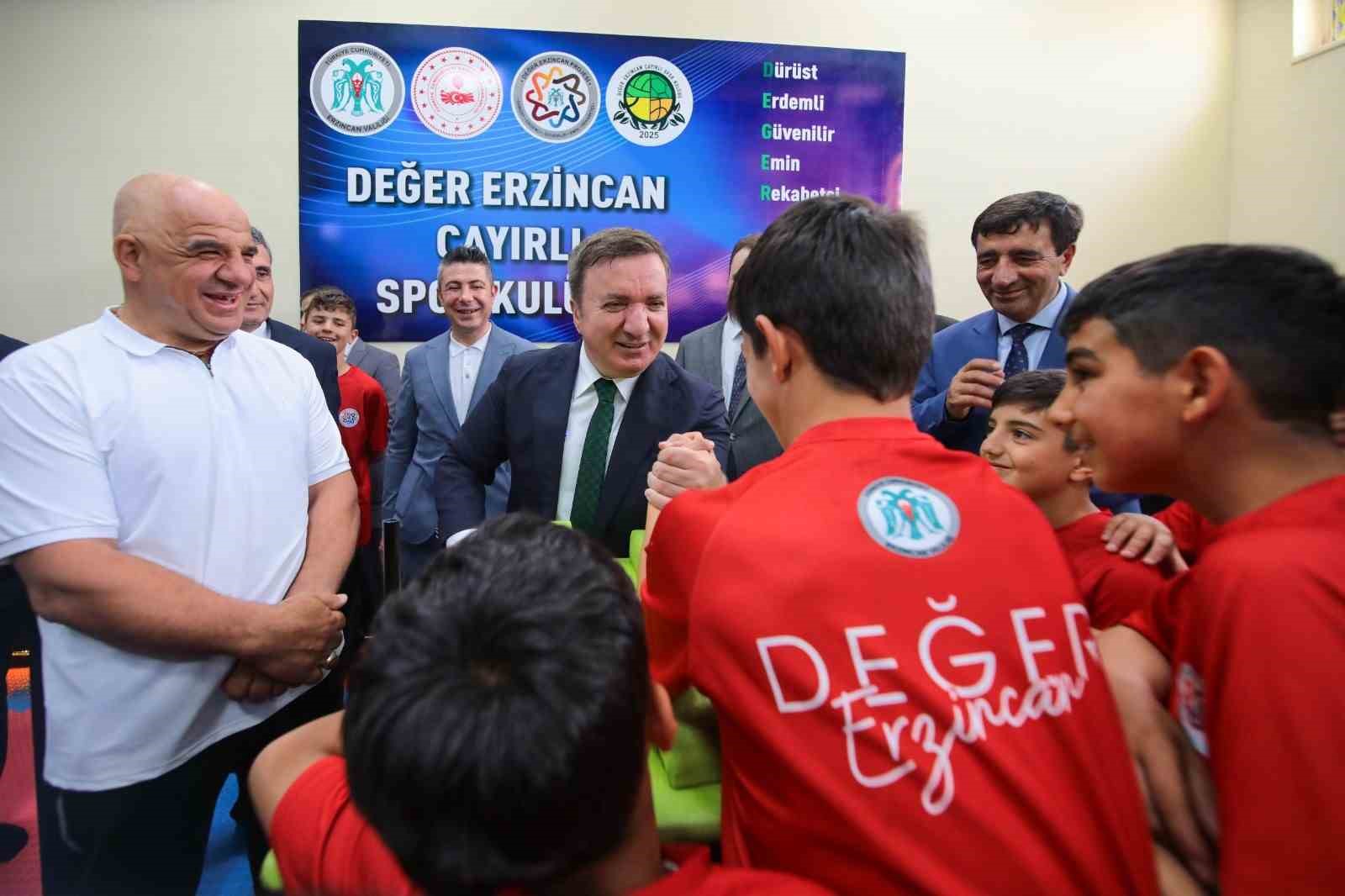 Değer Erzincan Çayırlı Spor Kulübü’nün açılışını gerçekleştirildi