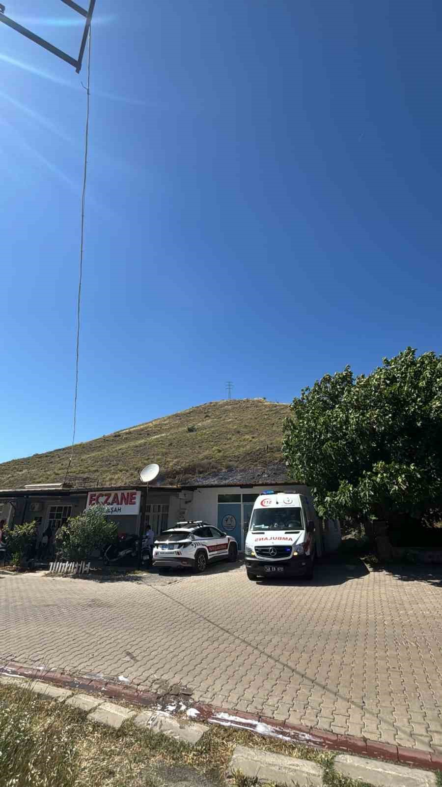 Marmaris Belediyesi ekiplerinin dikkatsizliği ormanı k&uuml;le &ccedil;evirdi
