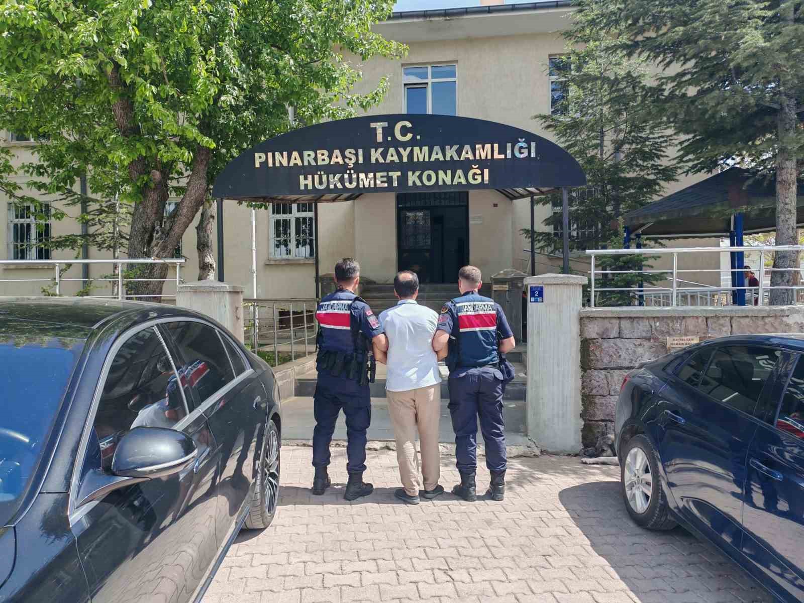 Kesinleşmiş cezası bulunan ihraç müdür yakalandı