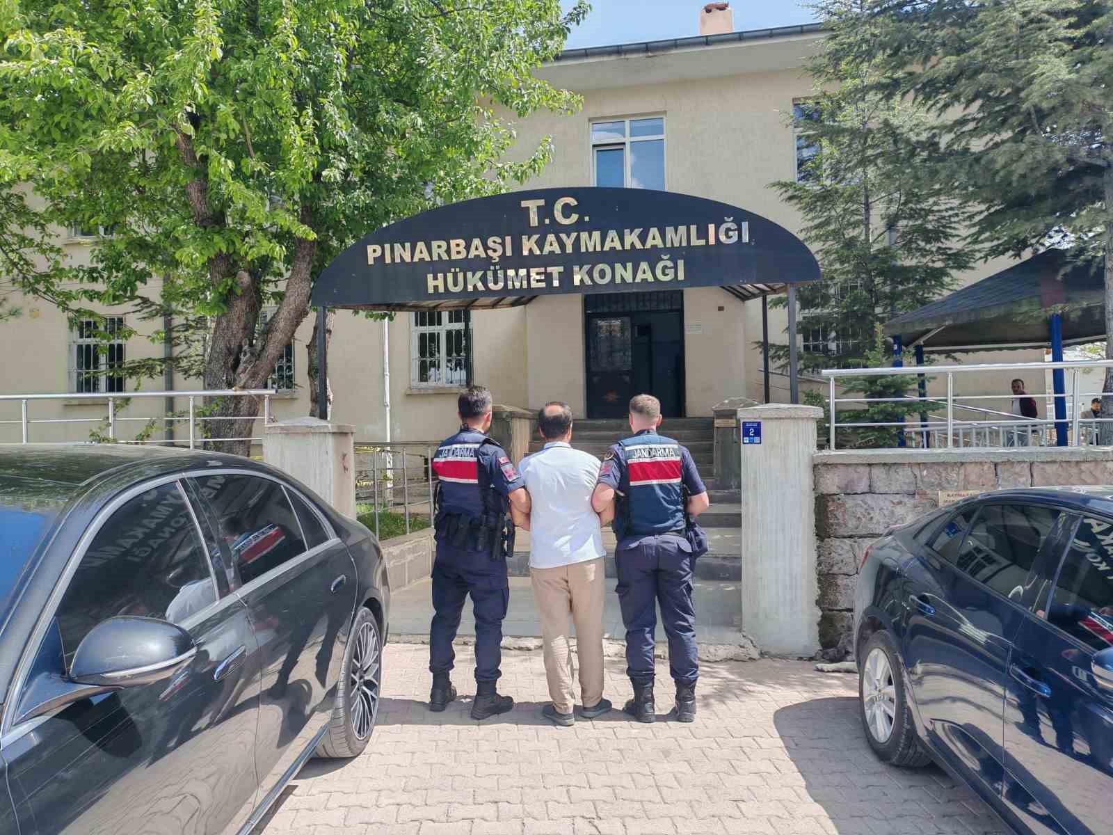 Kesinleşmiş cezası bulunan ihra&ccedil; m&uuml;d&uuml;r yakalandı
