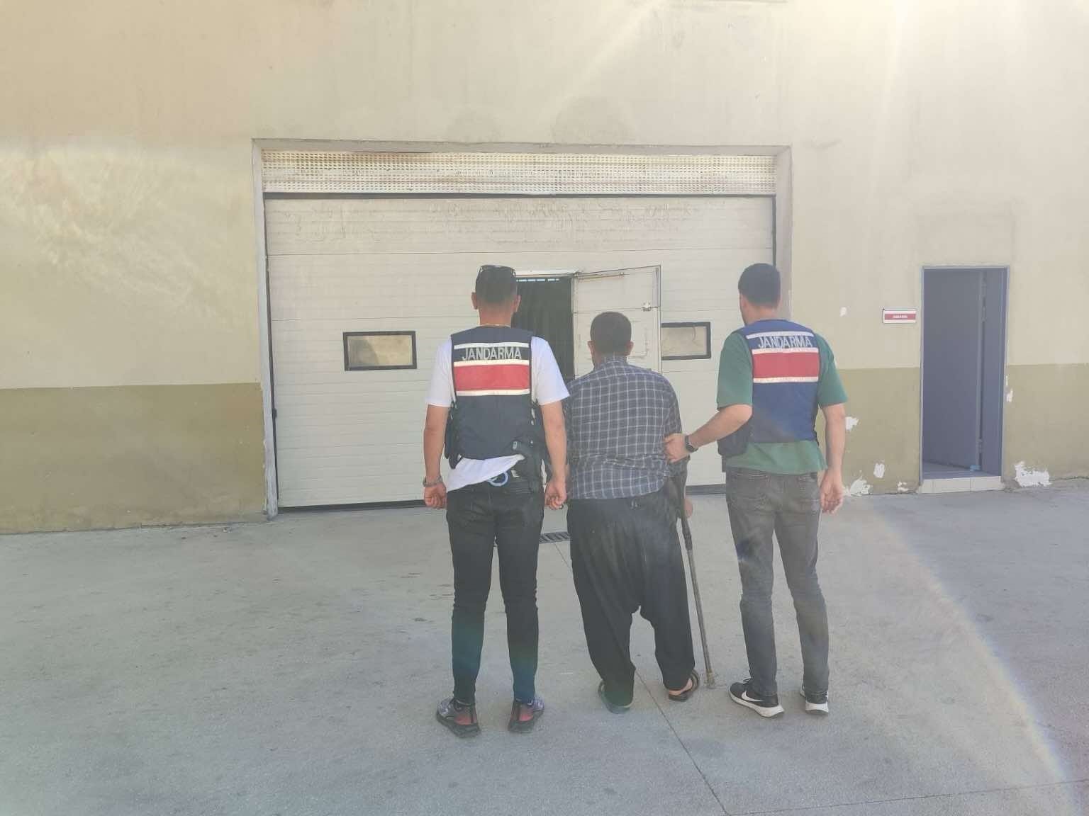 Gaziantep&rsquo;te aranan 2 h&uuml;k&uuml;ml&uuml; yakalandı
