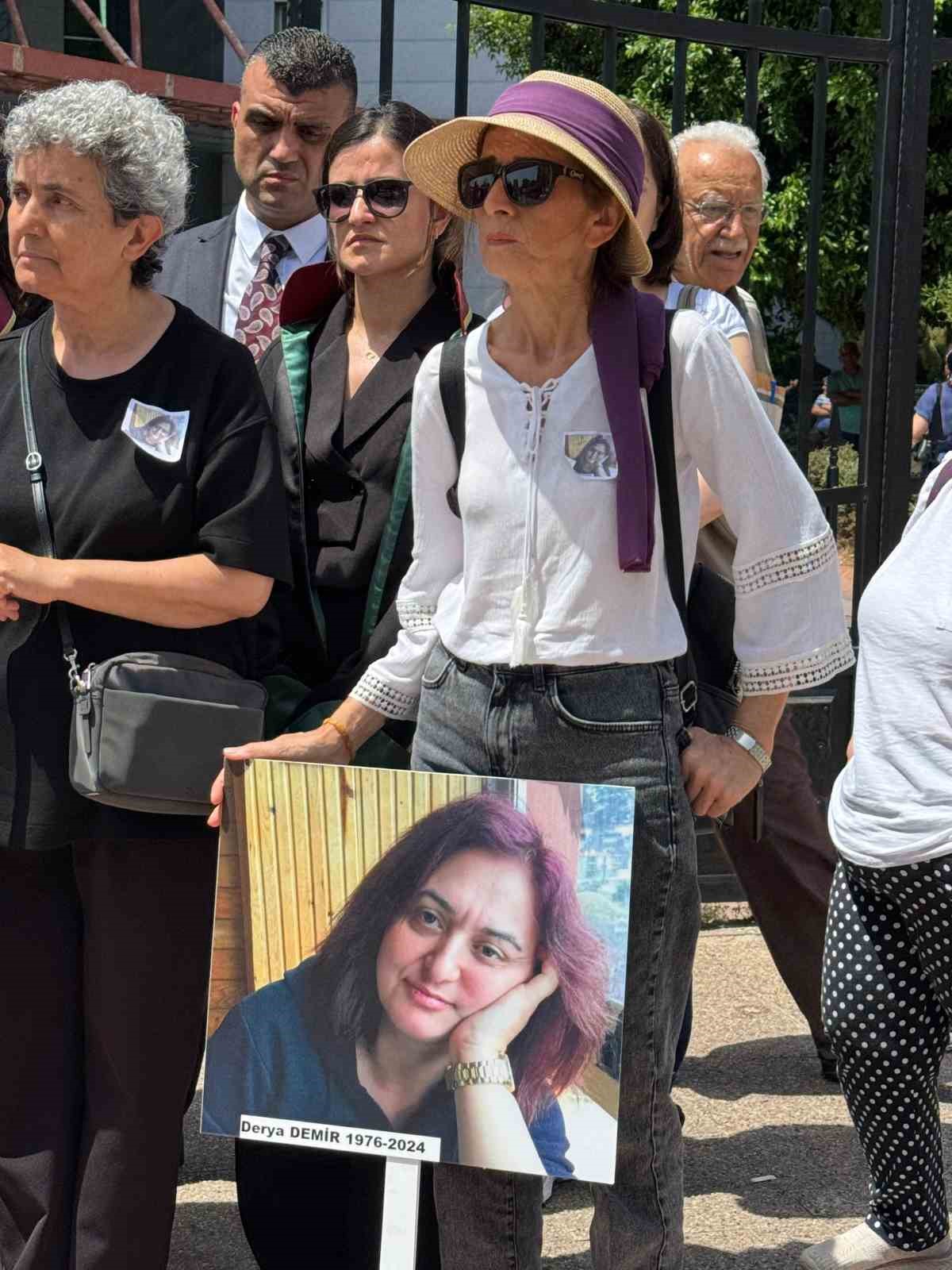 Derya &ouml;ğretmeni katleden meslektaşı, ağırlaştırılmış m&uuml;ebbetle yargılanmaya başladı
