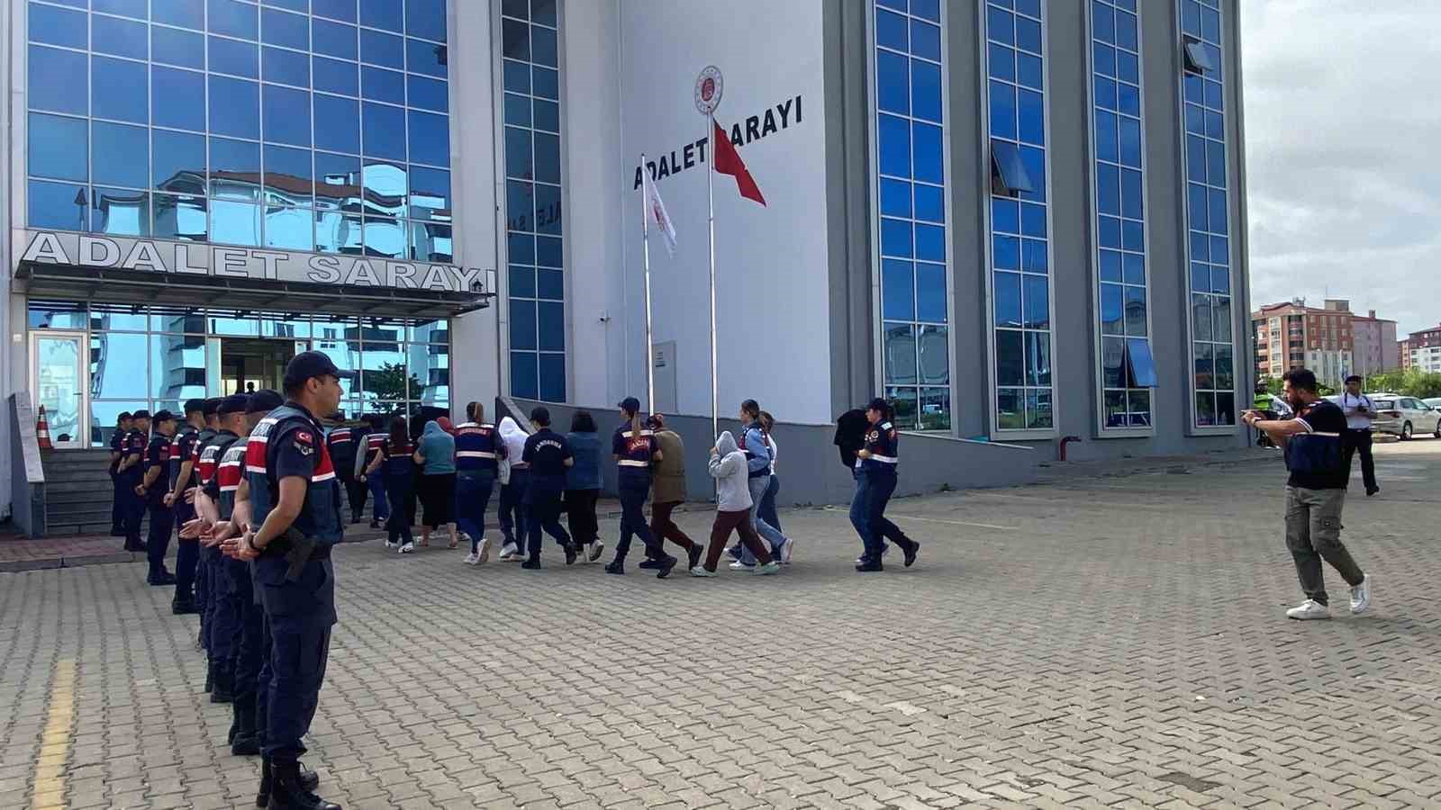 12 kadının kurtarıldığı fuhuş operasyonunda 6 şüpheli tutuklandı