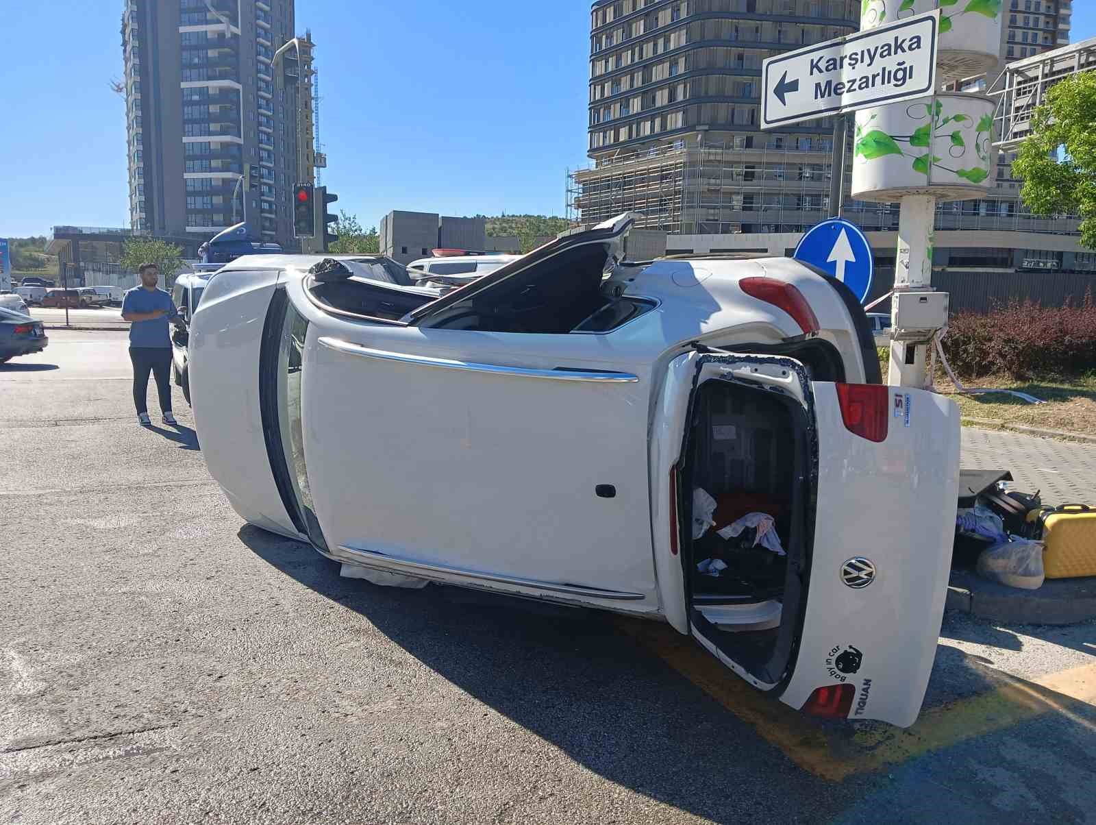 Ankara’da iki otomobil çarpıştı: 2’si bebek 6 yaralı