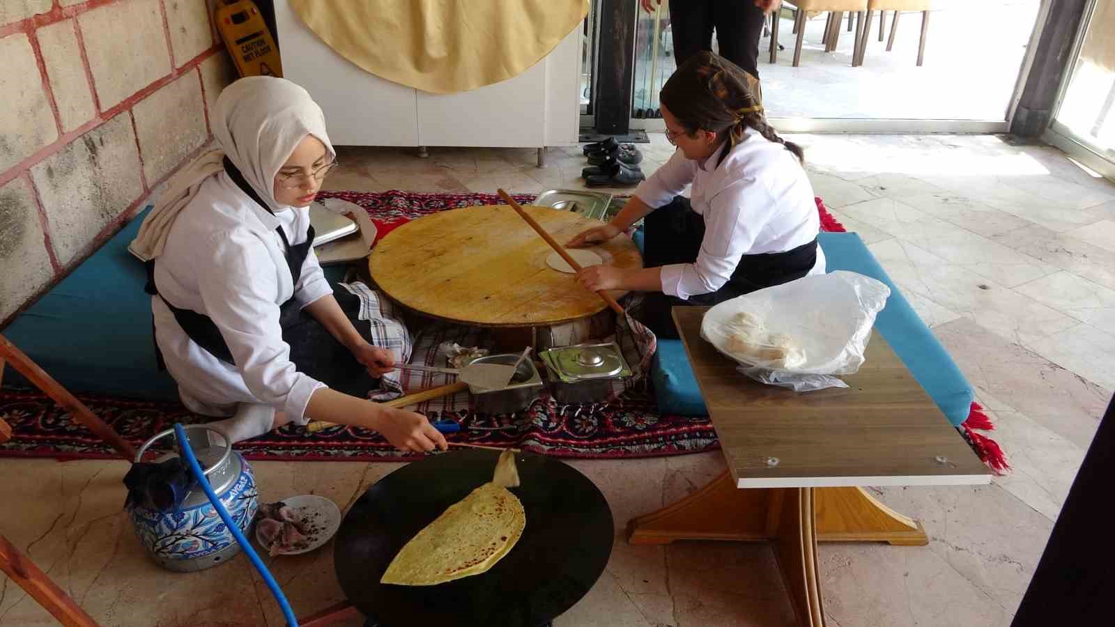 K&uuml;tahya Olgunlaşma Enstit&uuml;s&uuml;&rsquo;nde "T&uuml;rk Mutfağı ve Hayat Boyu &Ouml;ğrenme Haftası" coşkusu
