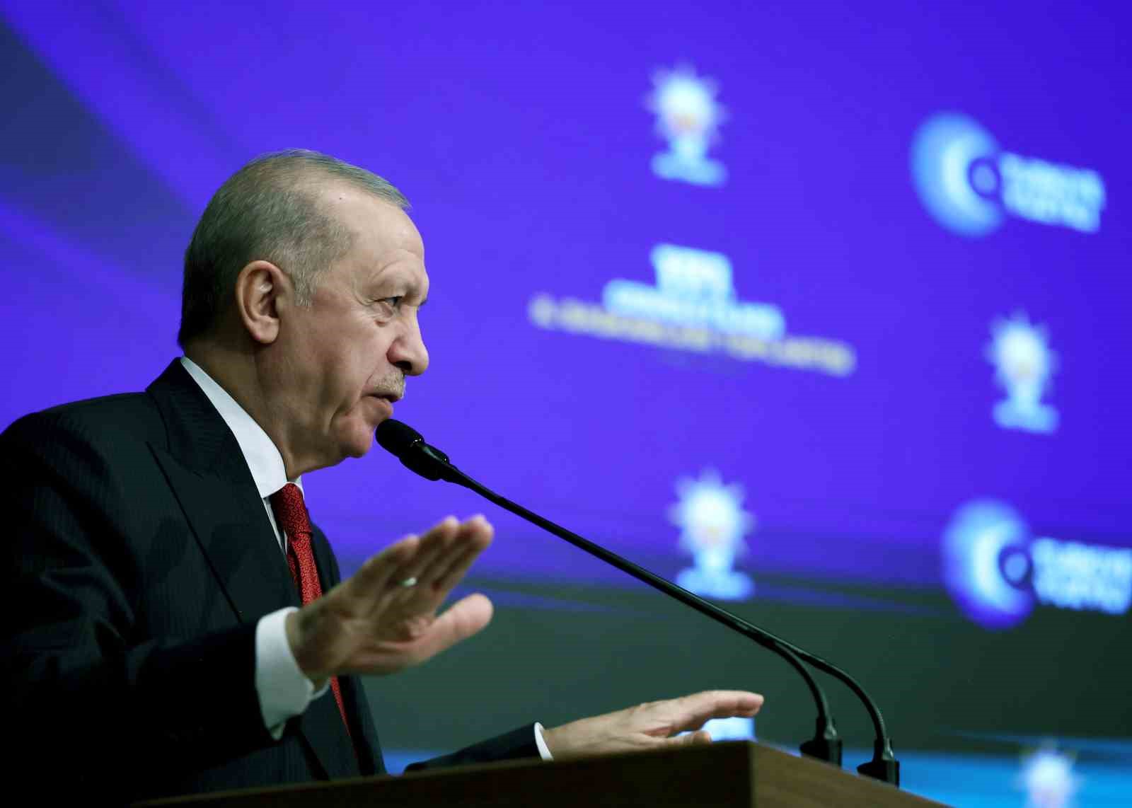 Cumhurbaşkanı Erdoğan: "Yeni anayasayı evrensel ölçüleri yansıtan eksiksiz bir hürriyetler listesi olarak aziz milletimizin ve demokrasimizin envanterine katmakta kararlıyız"