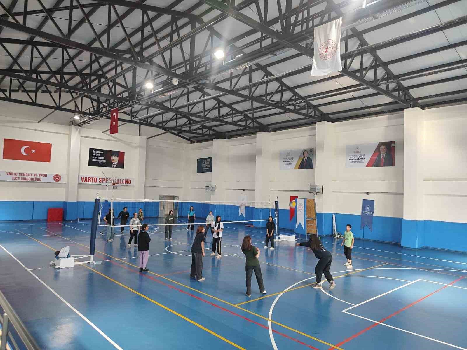 Varto’da voleybol kursuna yoğun ilgi
