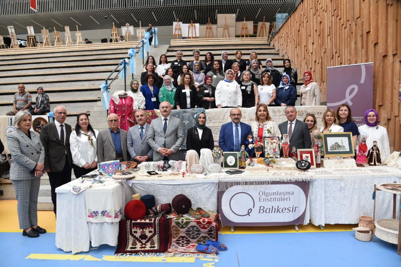 Balıkesir’de 2 bin 874 kursta 61 bin kursiyer belge aldı