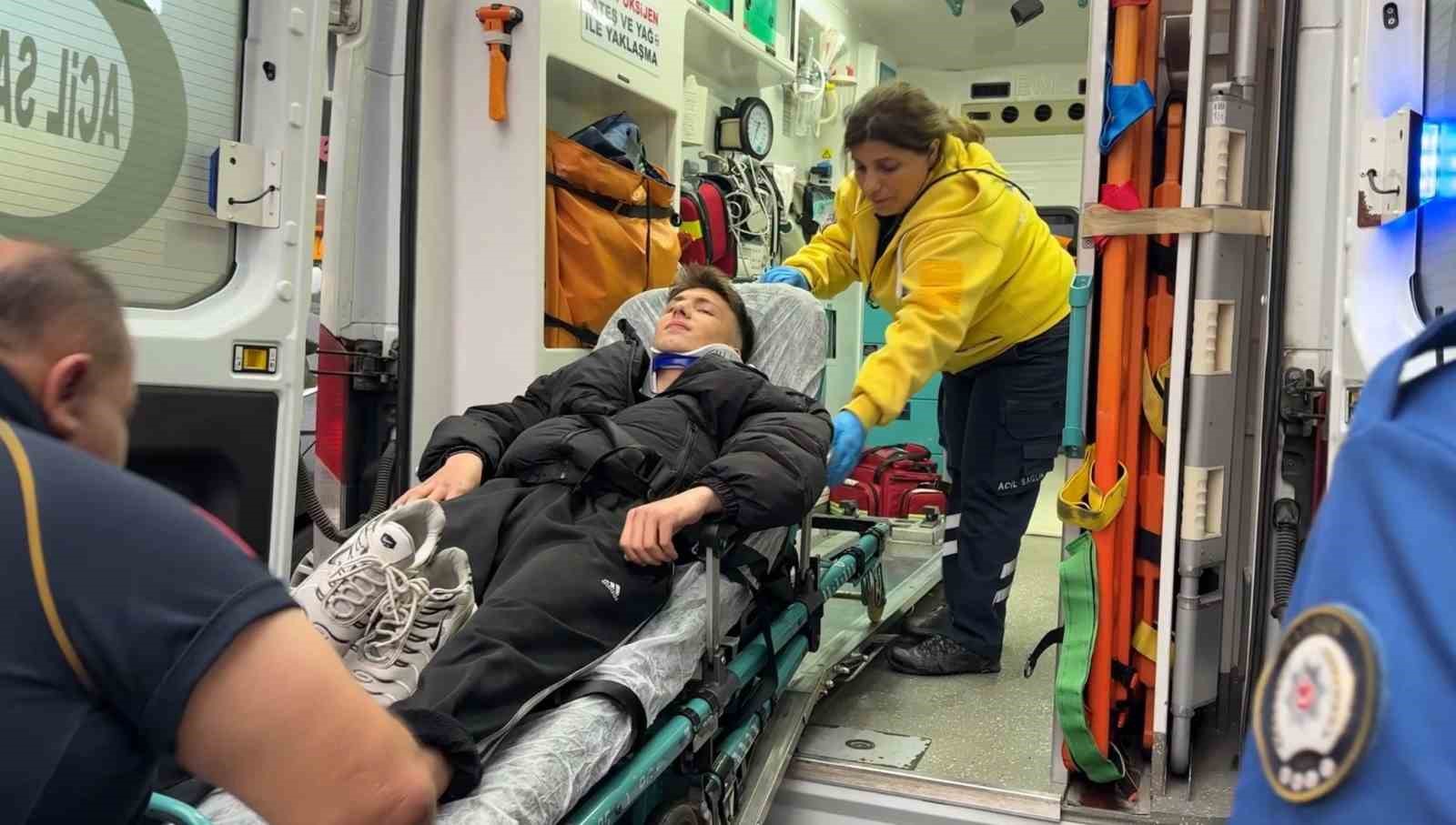 Yağmur nedeniyle kayganlaşan yolda motosiklet kaza yaptı: 1 yaralı