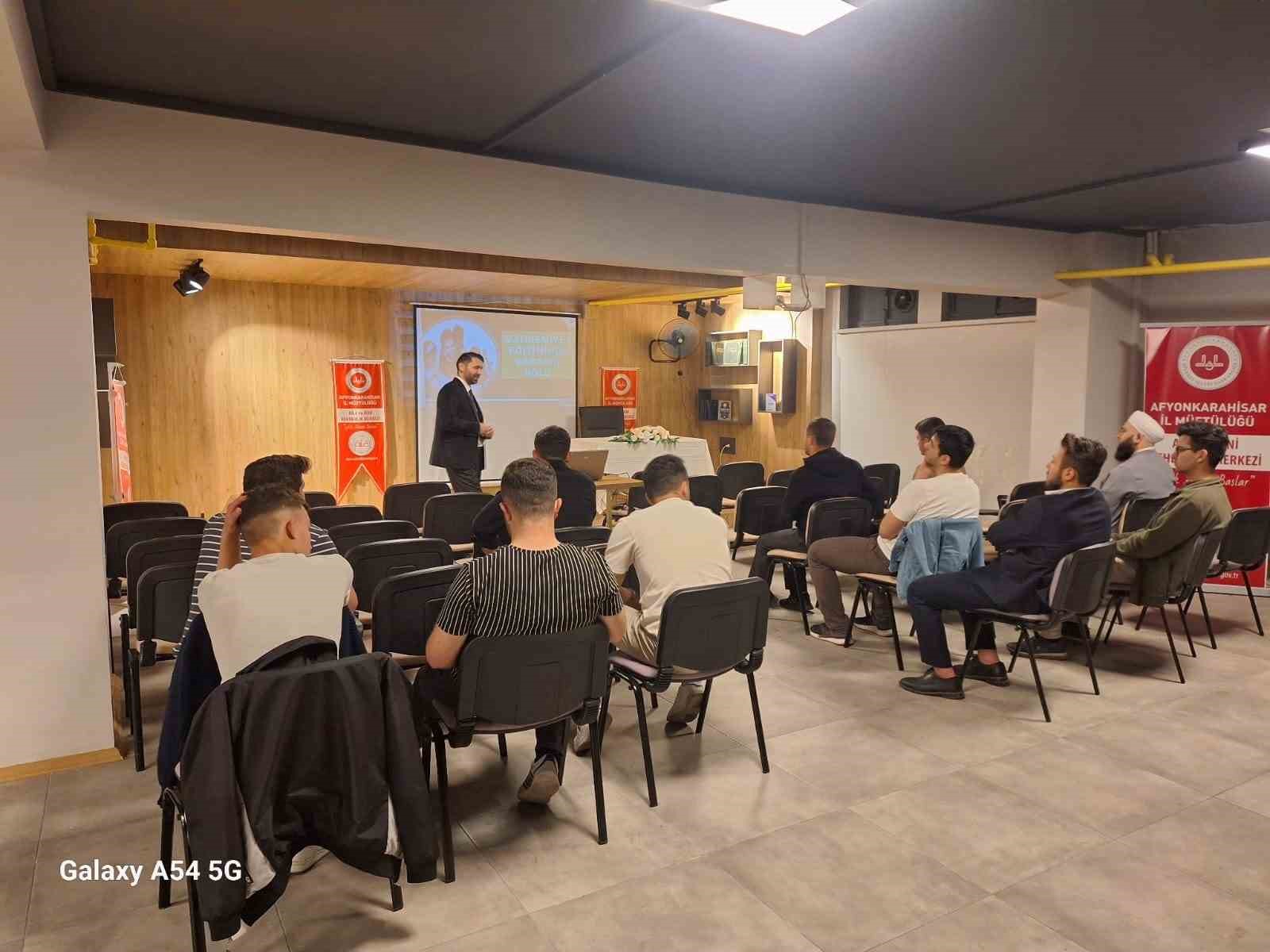 Afyonkarahisar’da "Baba Okulu" seminerine katılanlara belge takdimi