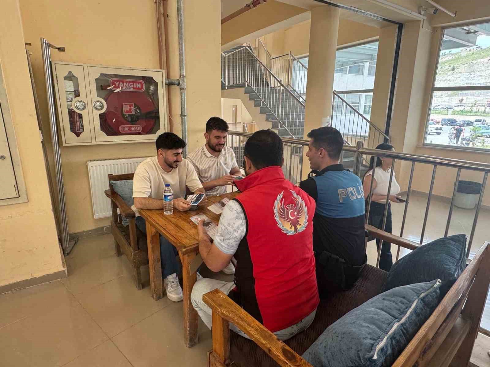 Hakkari polisinden &lsquo;dolandırıcılık&rsquo; uyarısı
