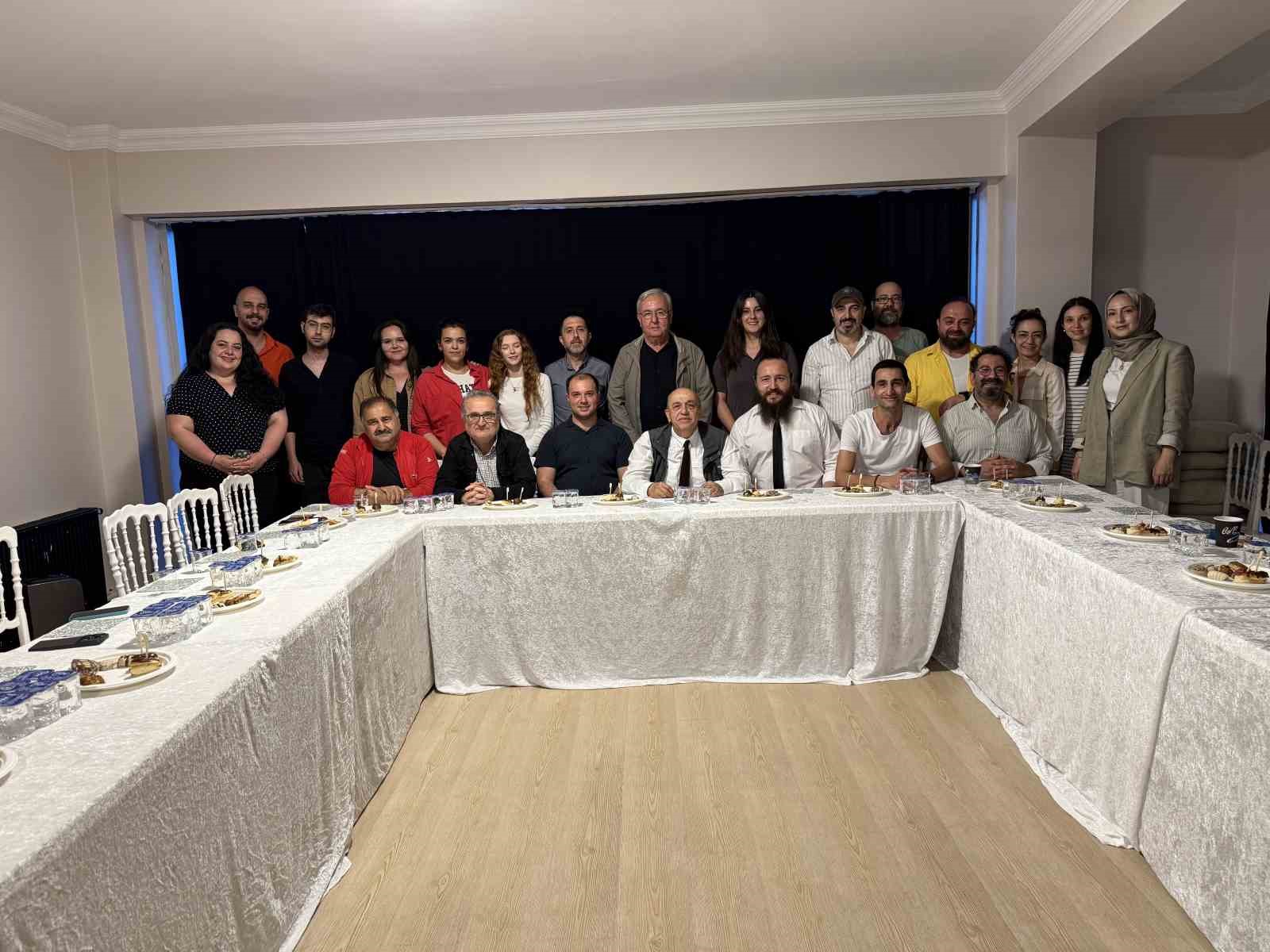 Tiyatrocular Düzce’de güçlerini birleştirdi