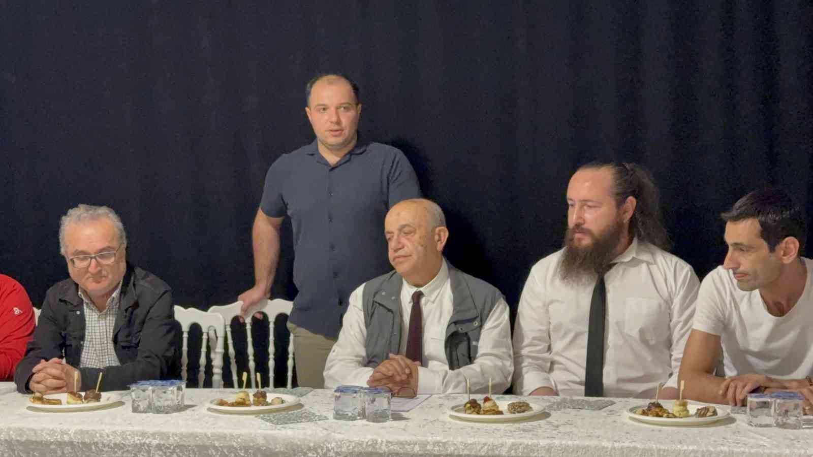 Tiyatrocular D&uuml;zce&rsquo;de g&uuml;&ccedil;lerini birleştirdi
