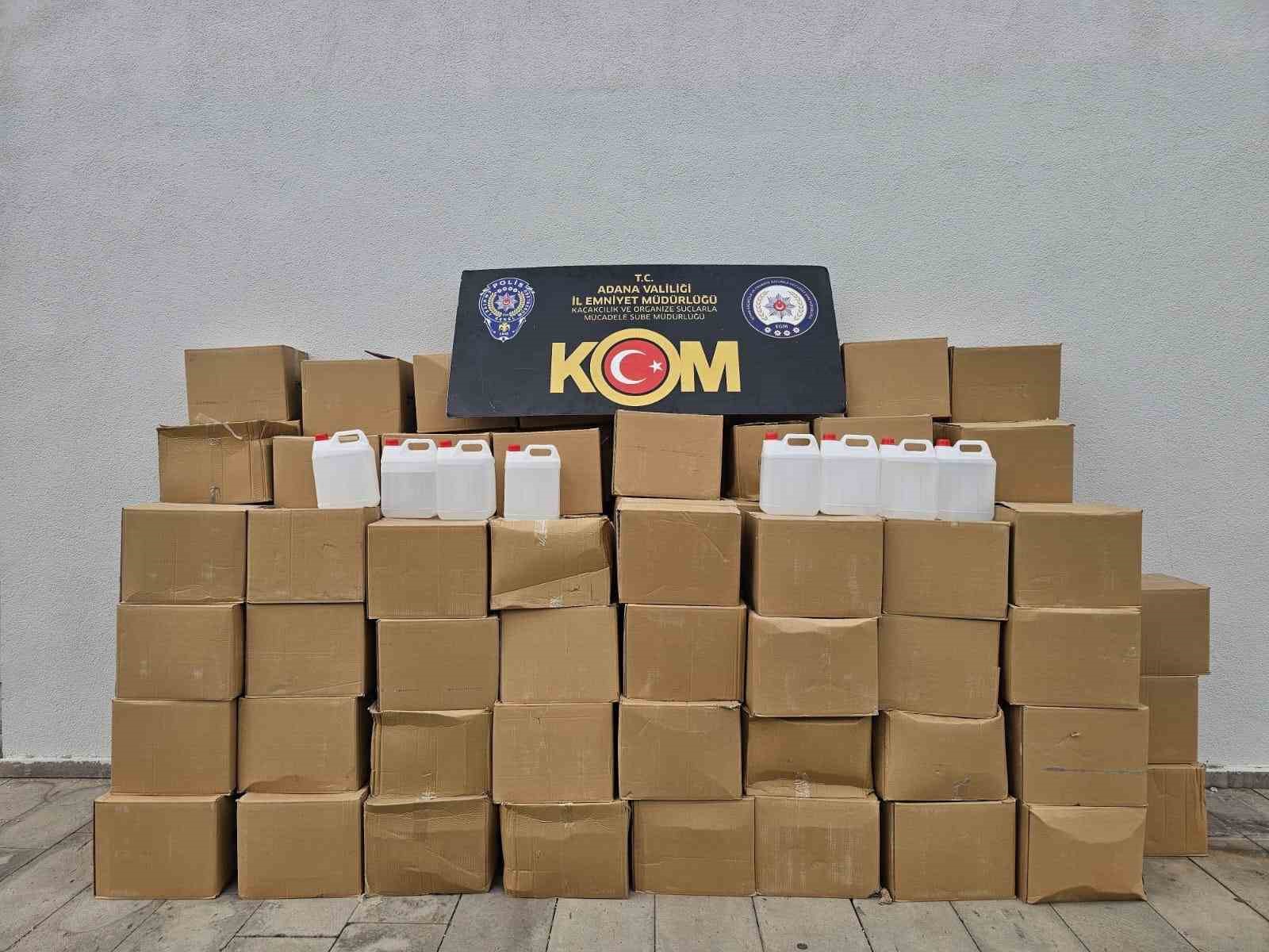 Adana&rsquo;da EYP ile biri kalaşnikof 6 silah ele ge&ccedil;irildi: 2 tutuklama
